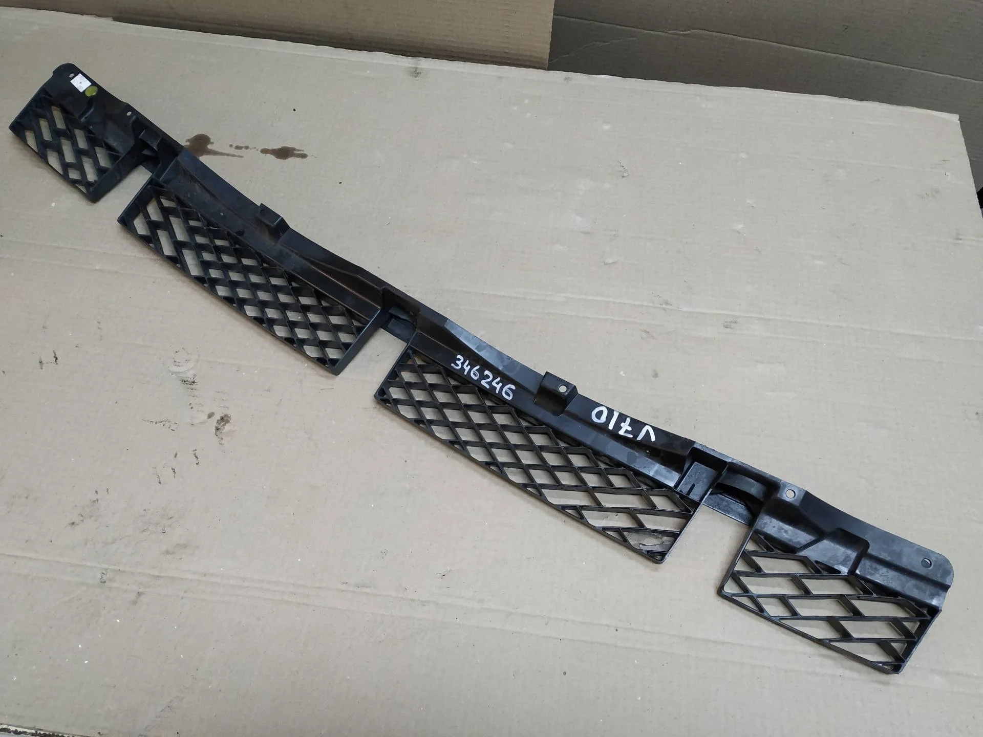 крепление заднего бампера Volkswagen Touareg 2  2013