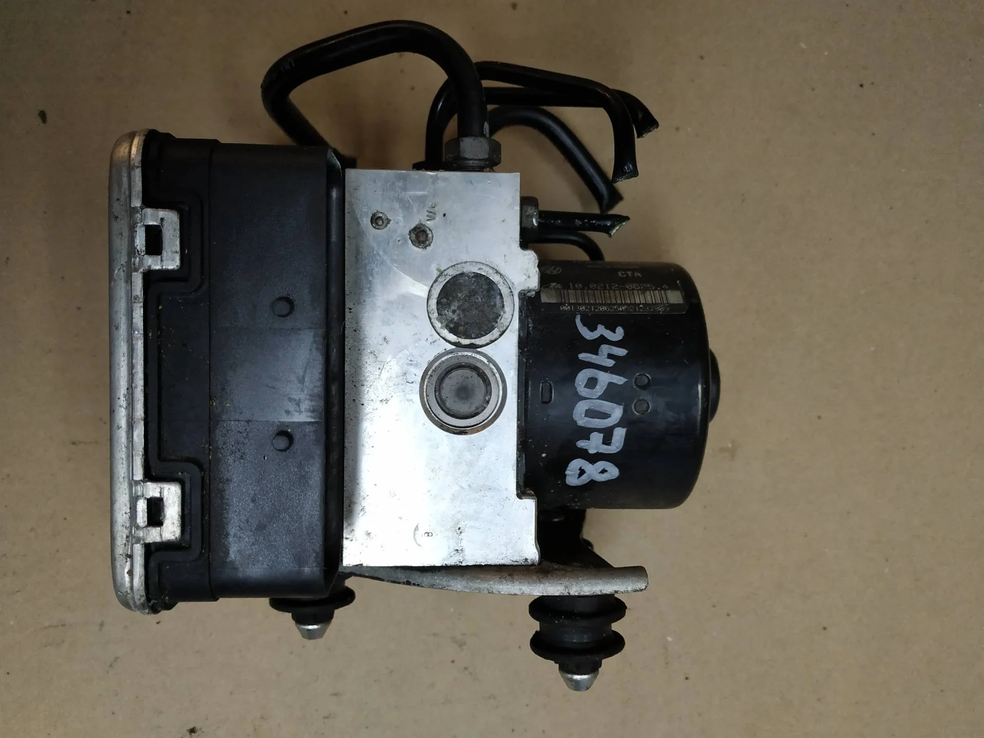 блок ABS Volkswagen Touareg 2  2013