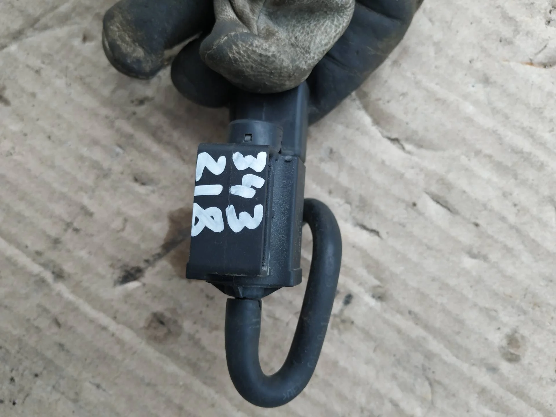 электромагнитный клапан Volkswagen Touareg 2  2013