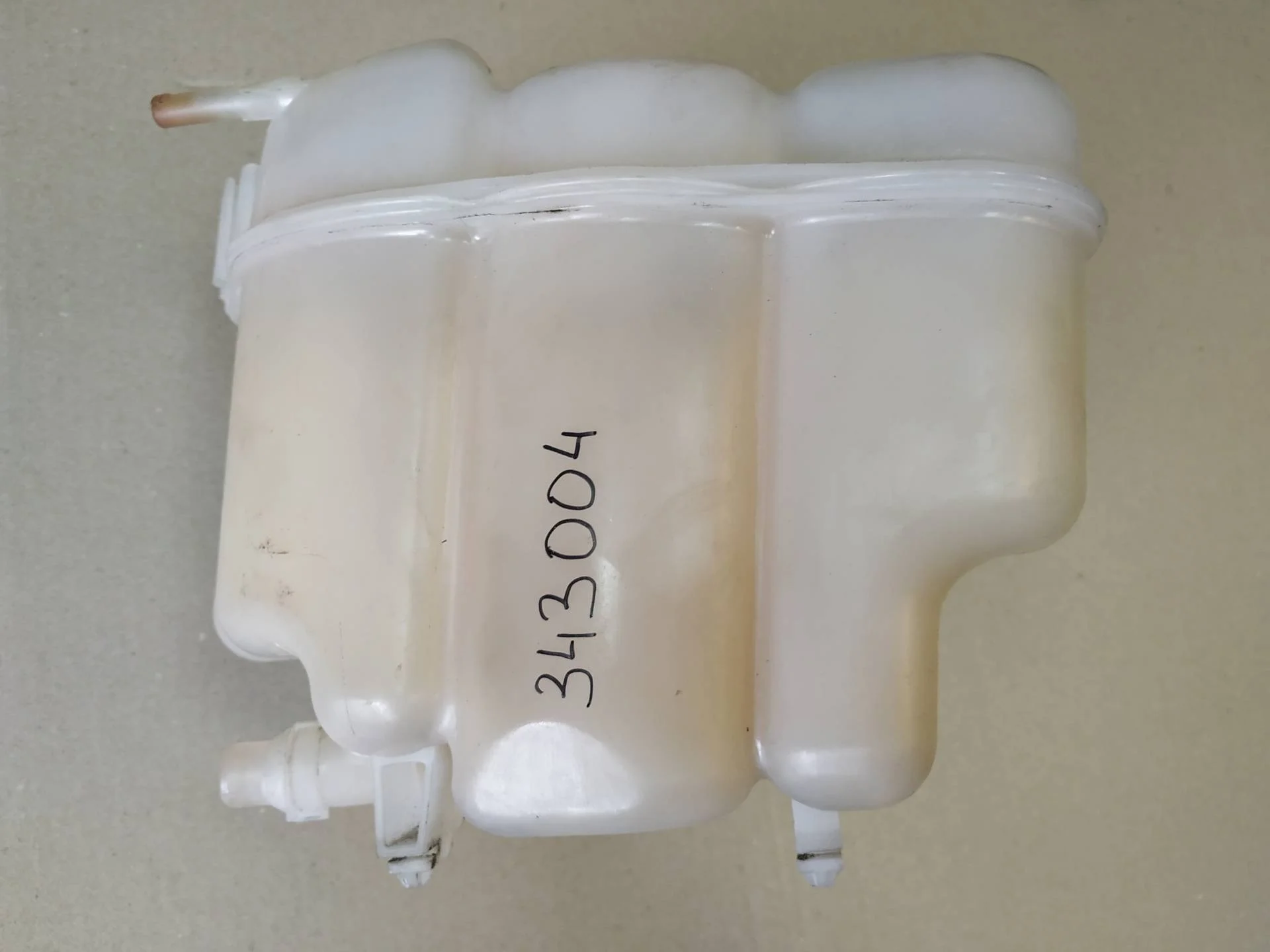 бачок расширительный Volkswagen Touareg 2  2013