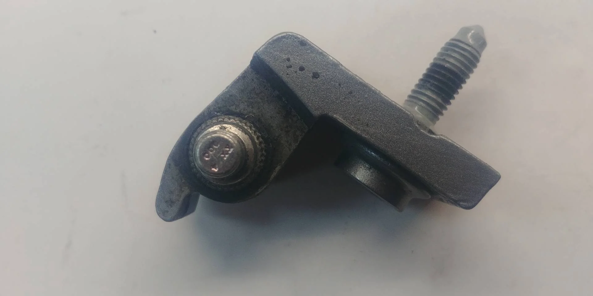 петля двери передней левой Audi Q7  2008