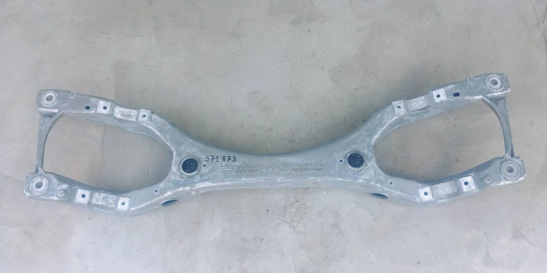 балка задняя Audi Q7  2008