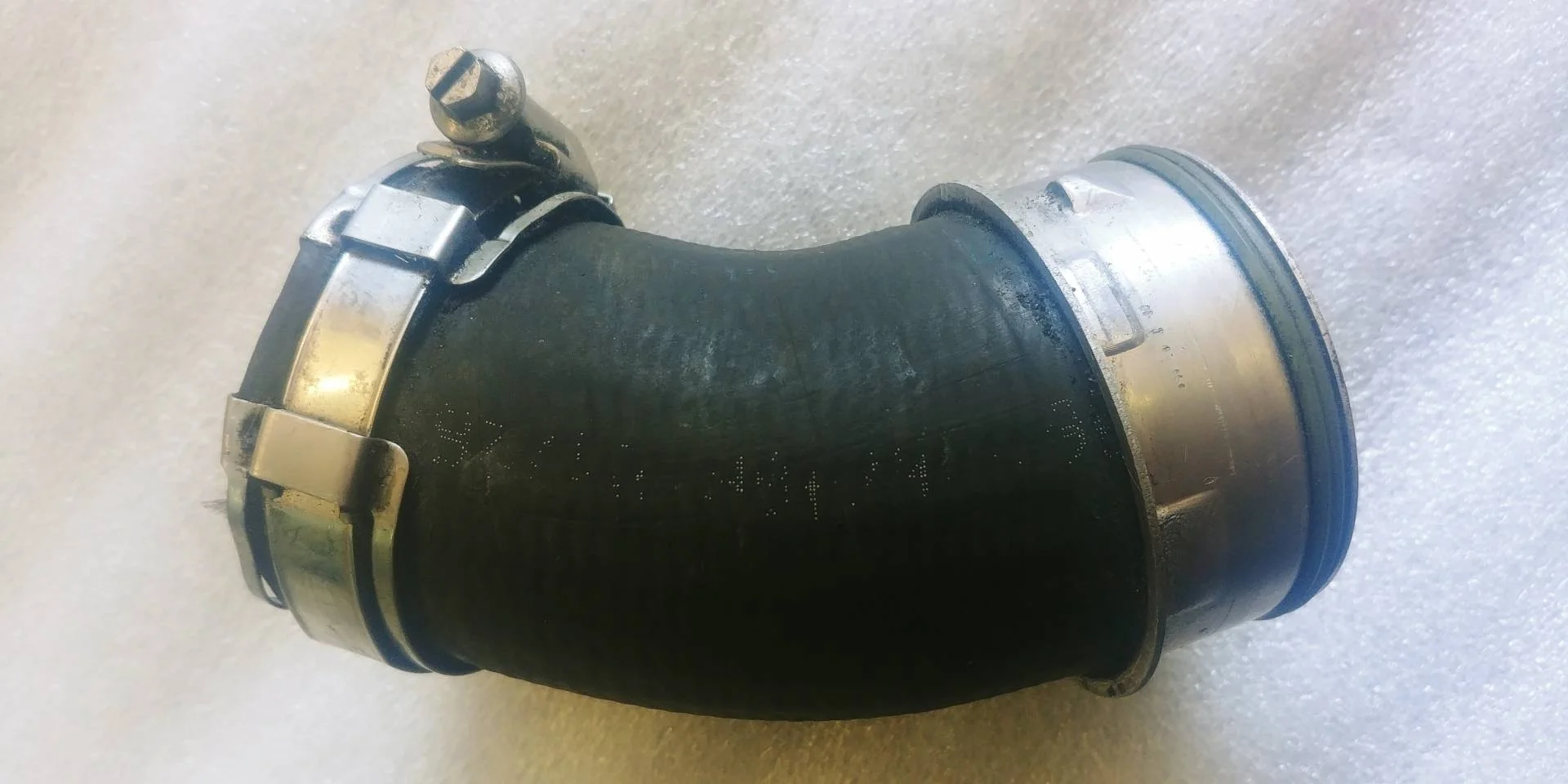 патрубок интеркулера Audi Q7  2008