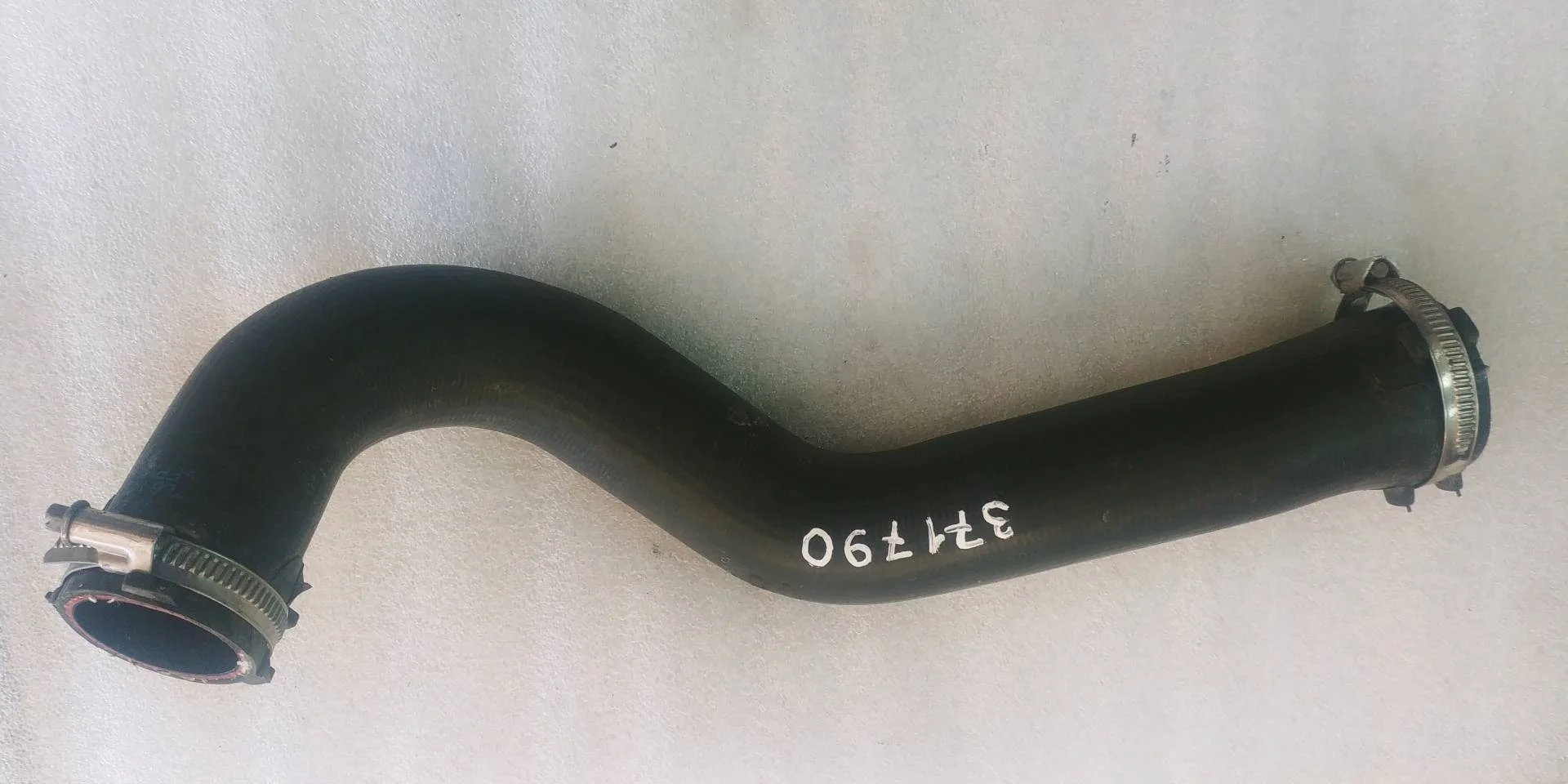 патрубок интеркулера Audi Q7  2013