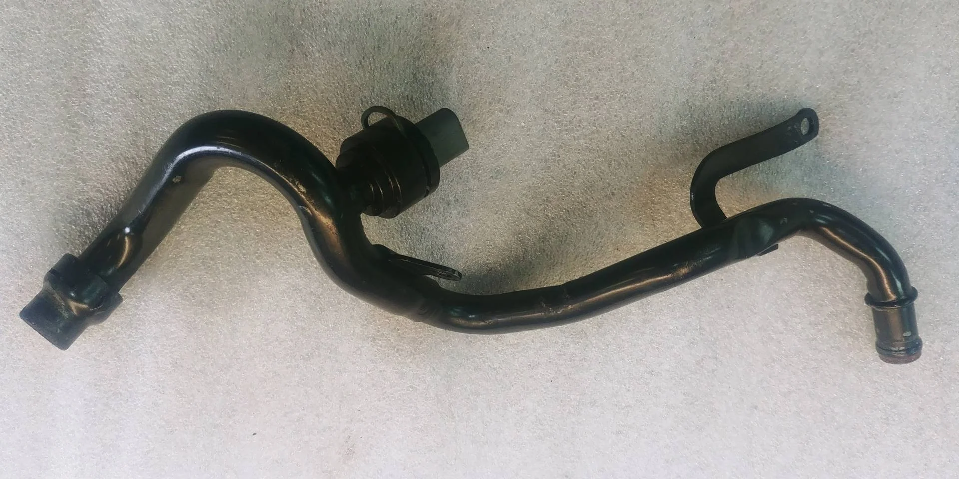 трубка охлаждающей жидкости металлическая Audi Q7  2008