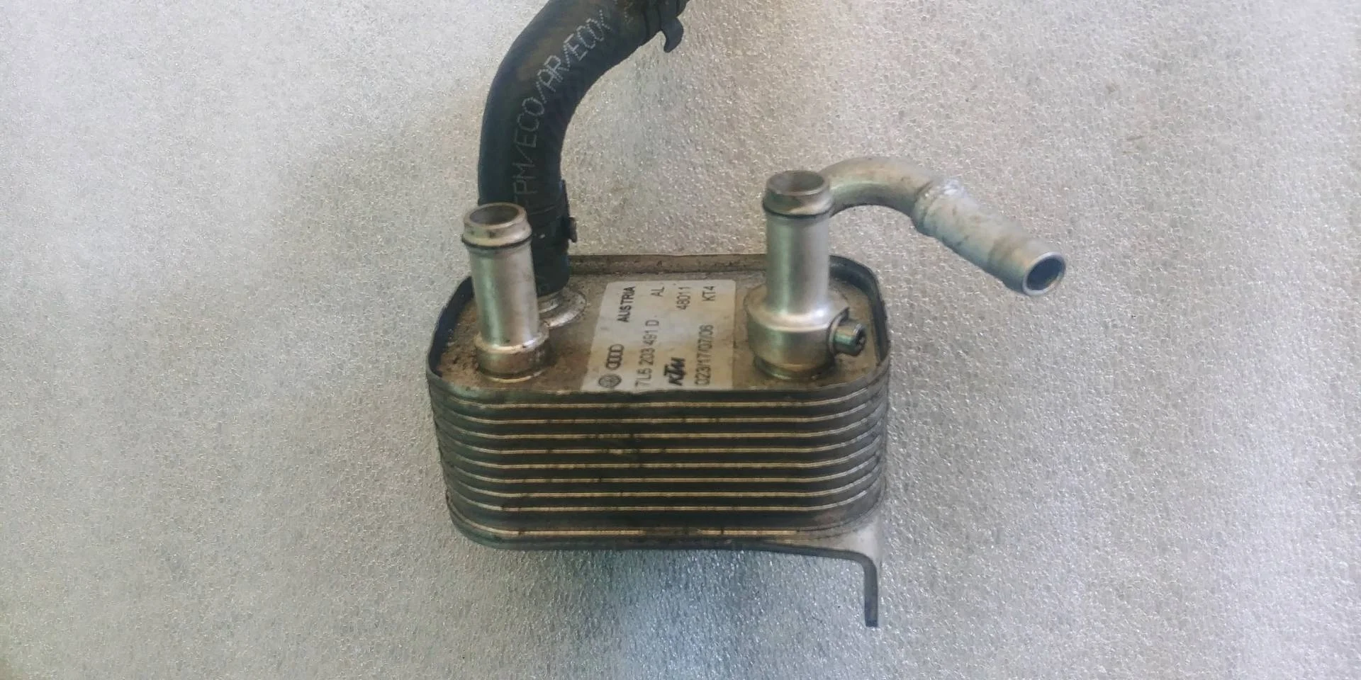 радиатор охлаждения топлива Audi Q7  2008