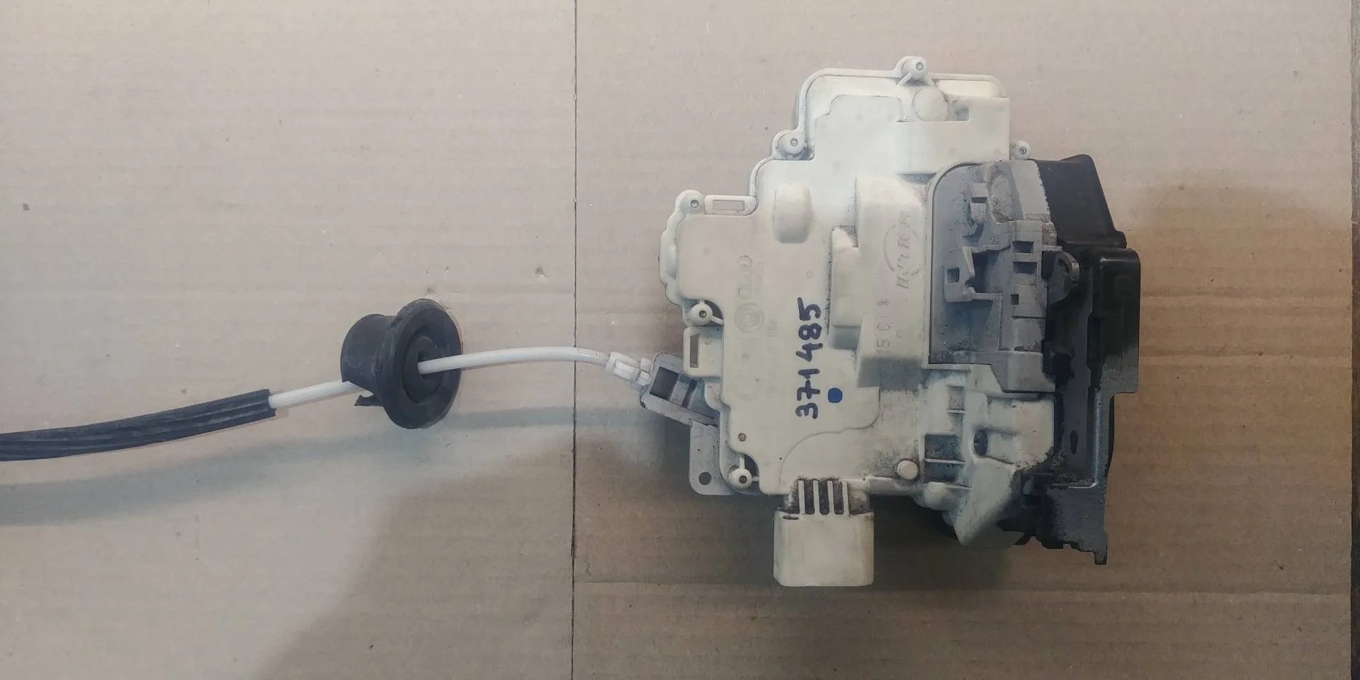 замок двери задней левой Audi Q7  2008