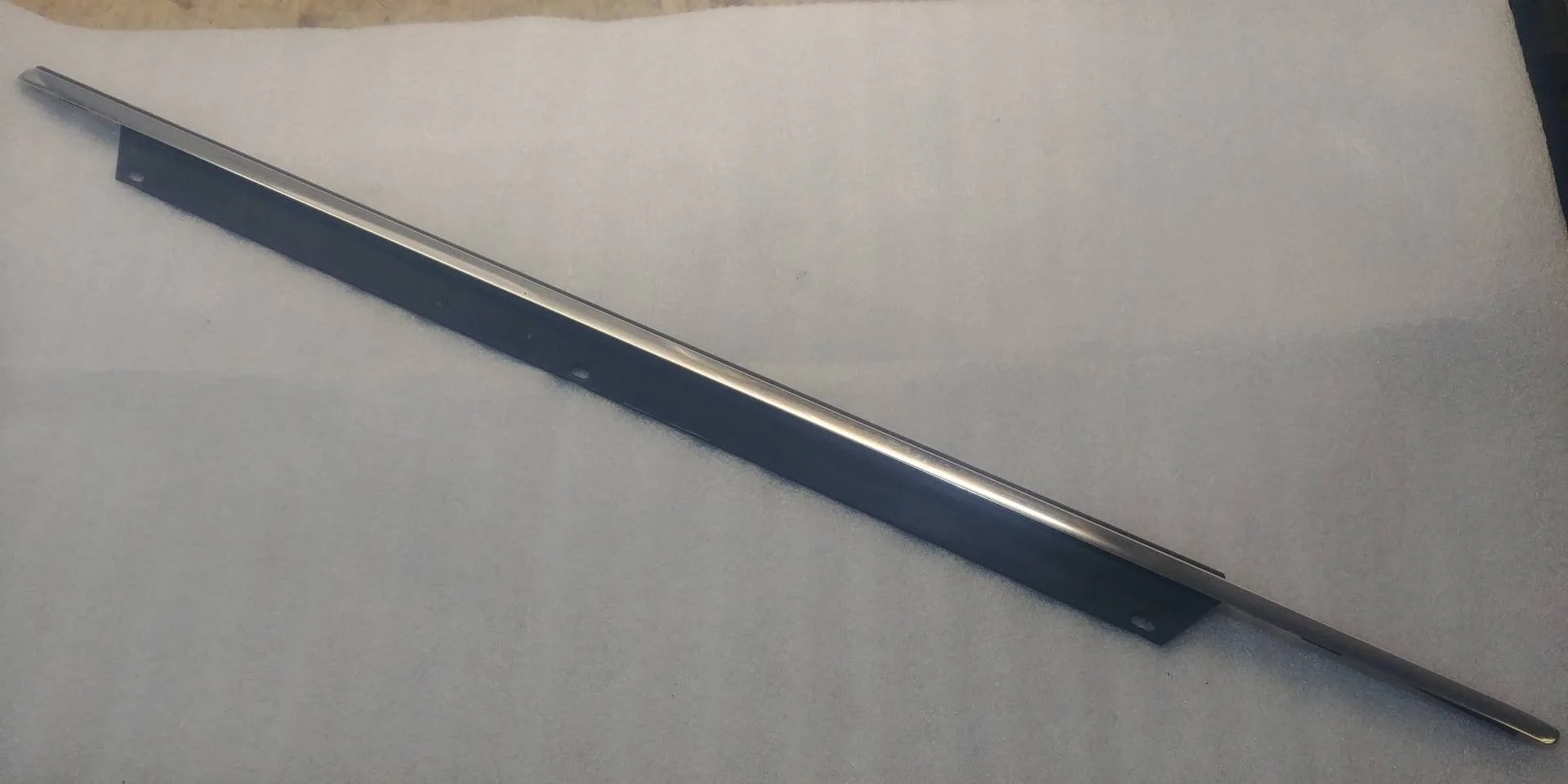 молдинг двери передней правой Audi Q7  2008