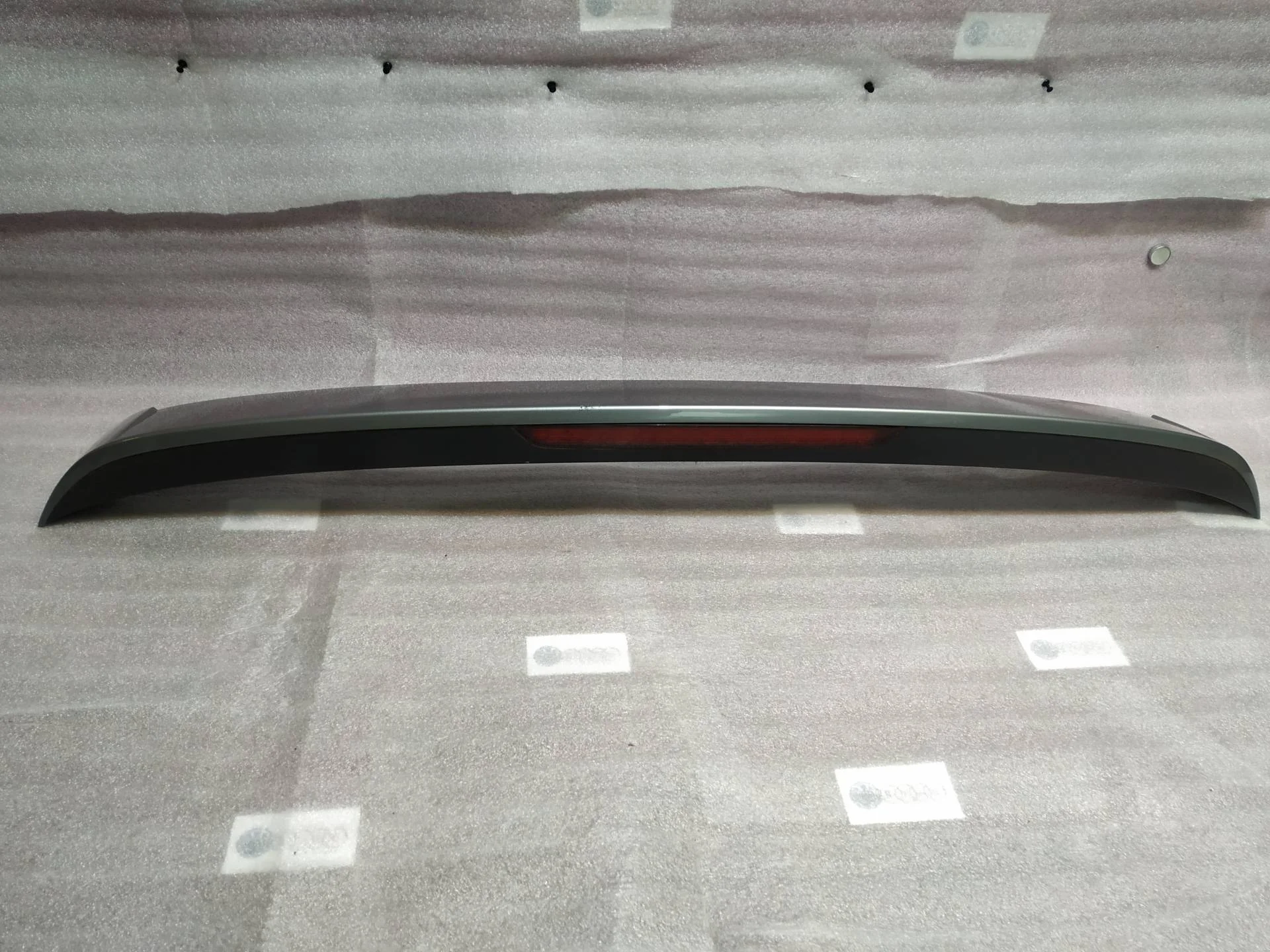 спойлер крышки багажника Audi Q7  2008