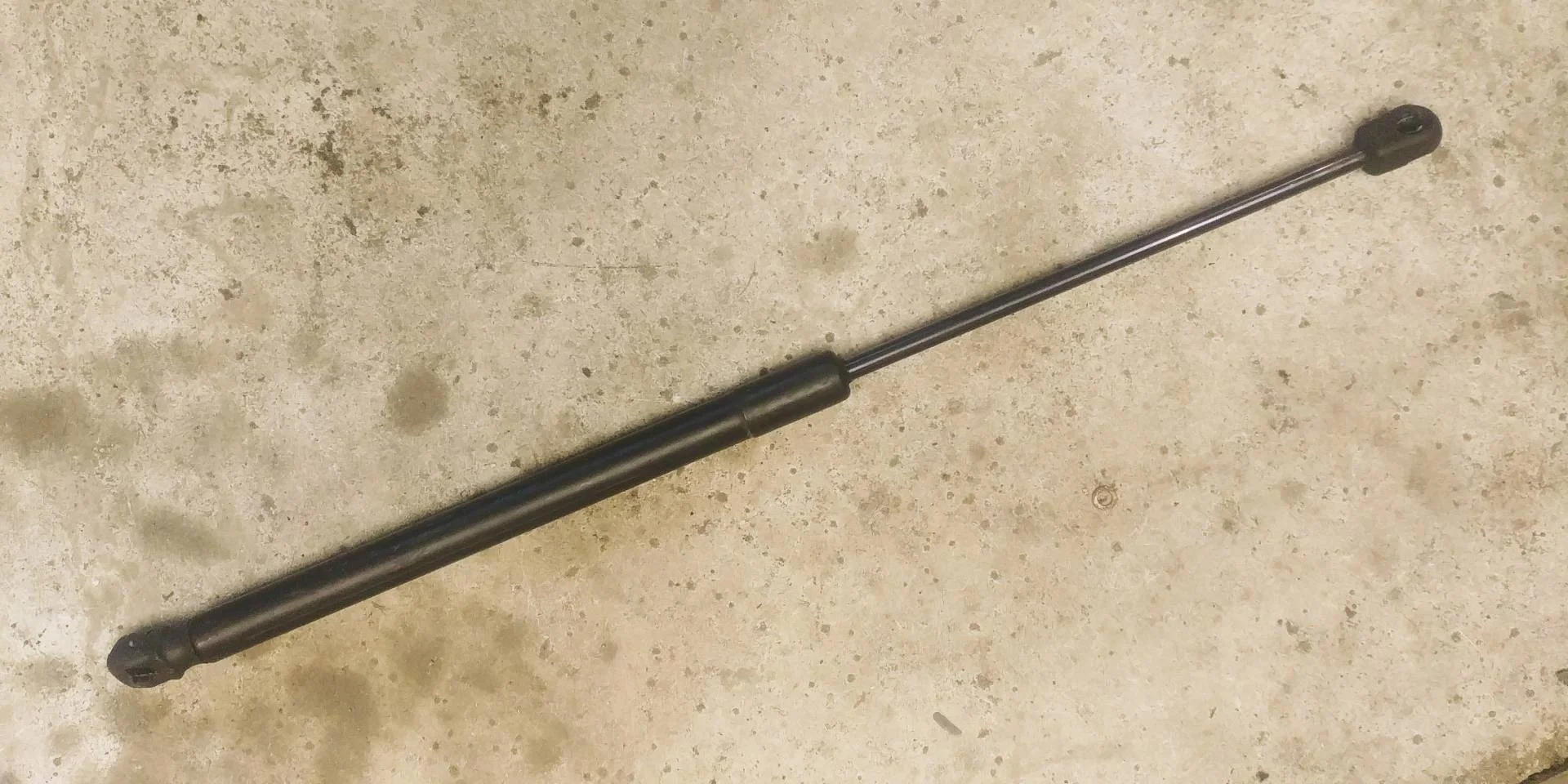 амортизатор капота Audi Q7  2008