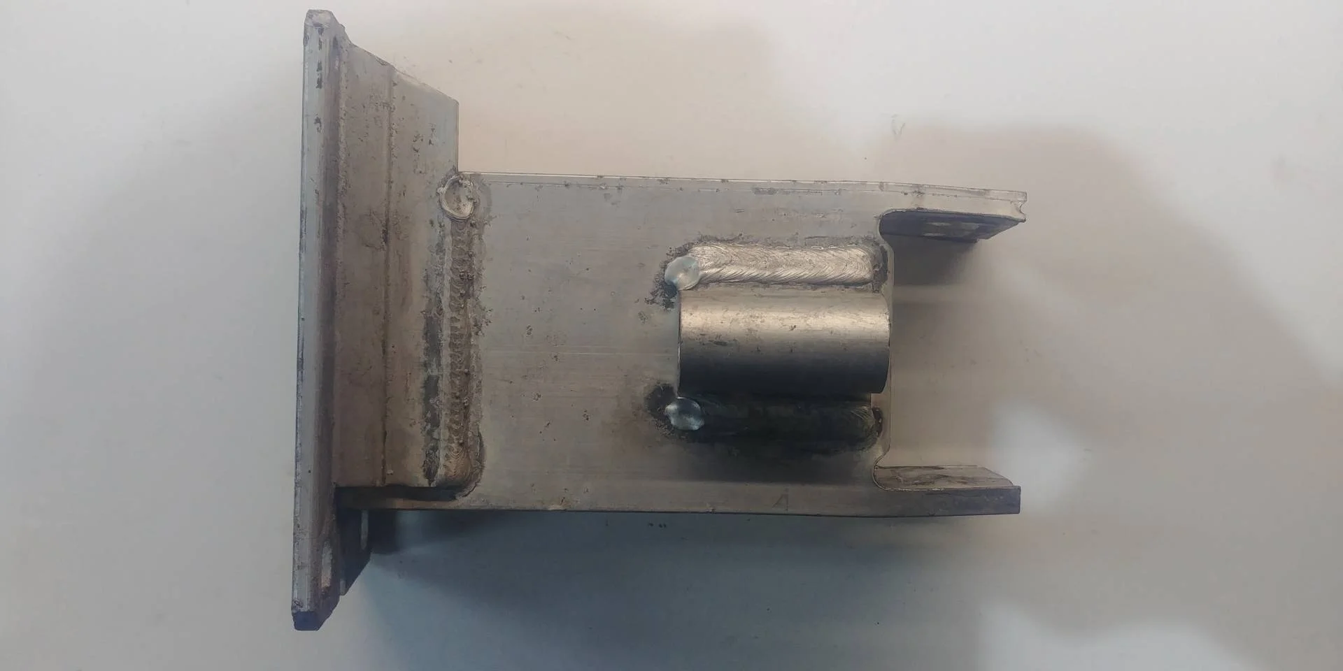 кронштейн усилителя переднего бампера Audi A5 8T  2009