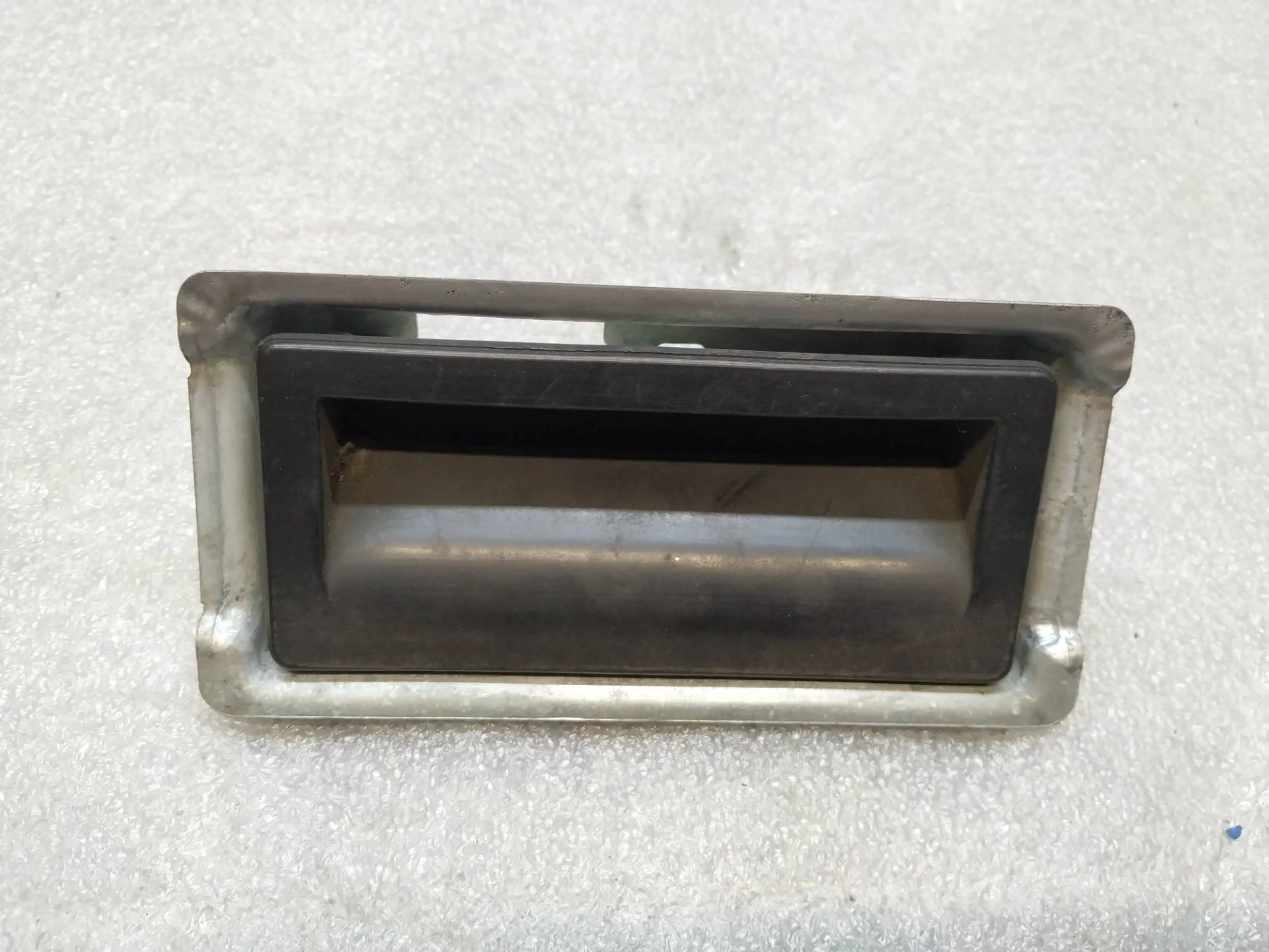 кнопка открытия багажника Audi A5 8T  2009