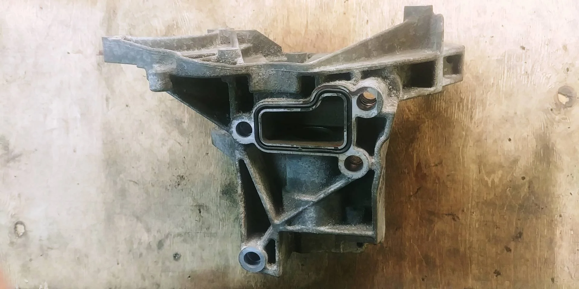 кронштейн гидроусилителя Audi A5 8T  2009