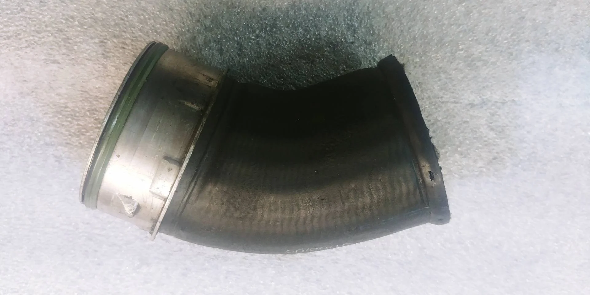 патрубок интеркулера Audi Q7  2008