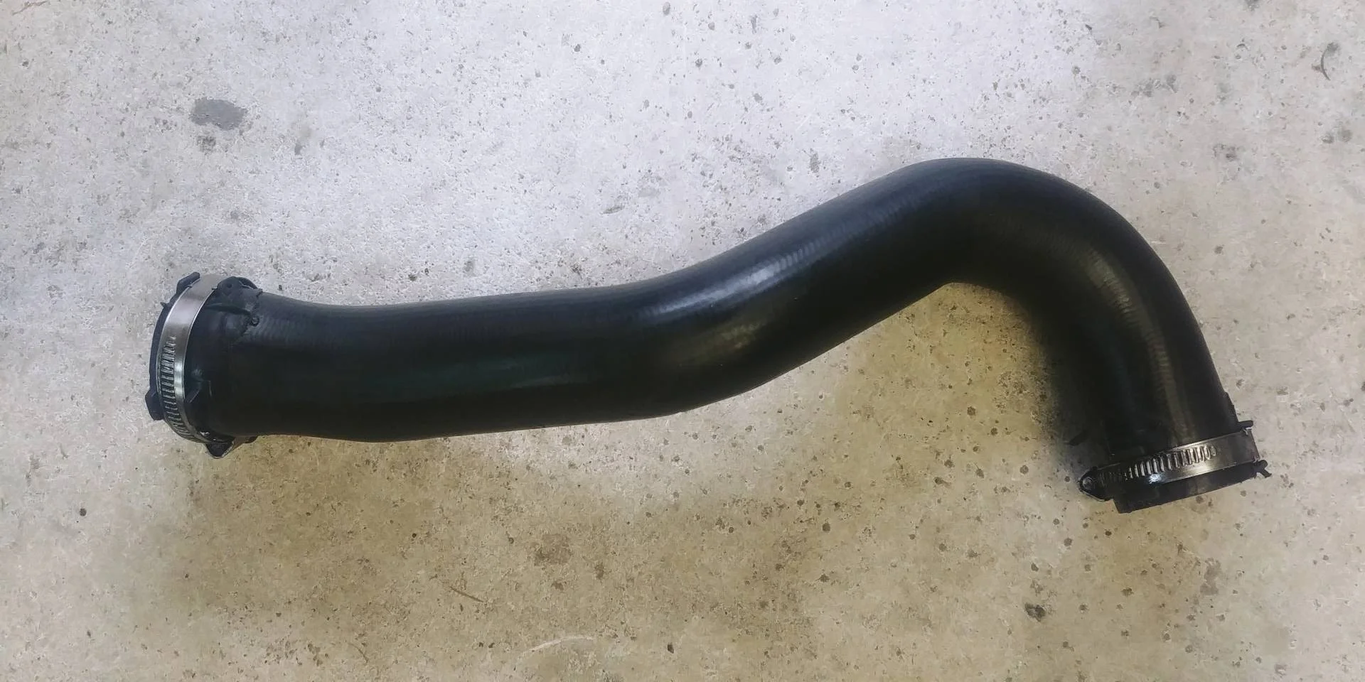 патрубок интеркулера Audi Q7  2008