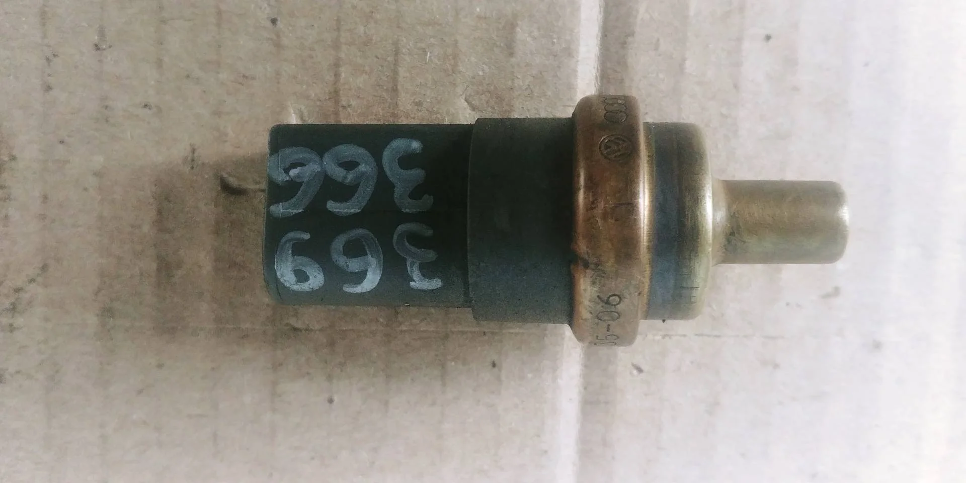 датчик температуры в выпускном коллекторе Audi Q7  2008