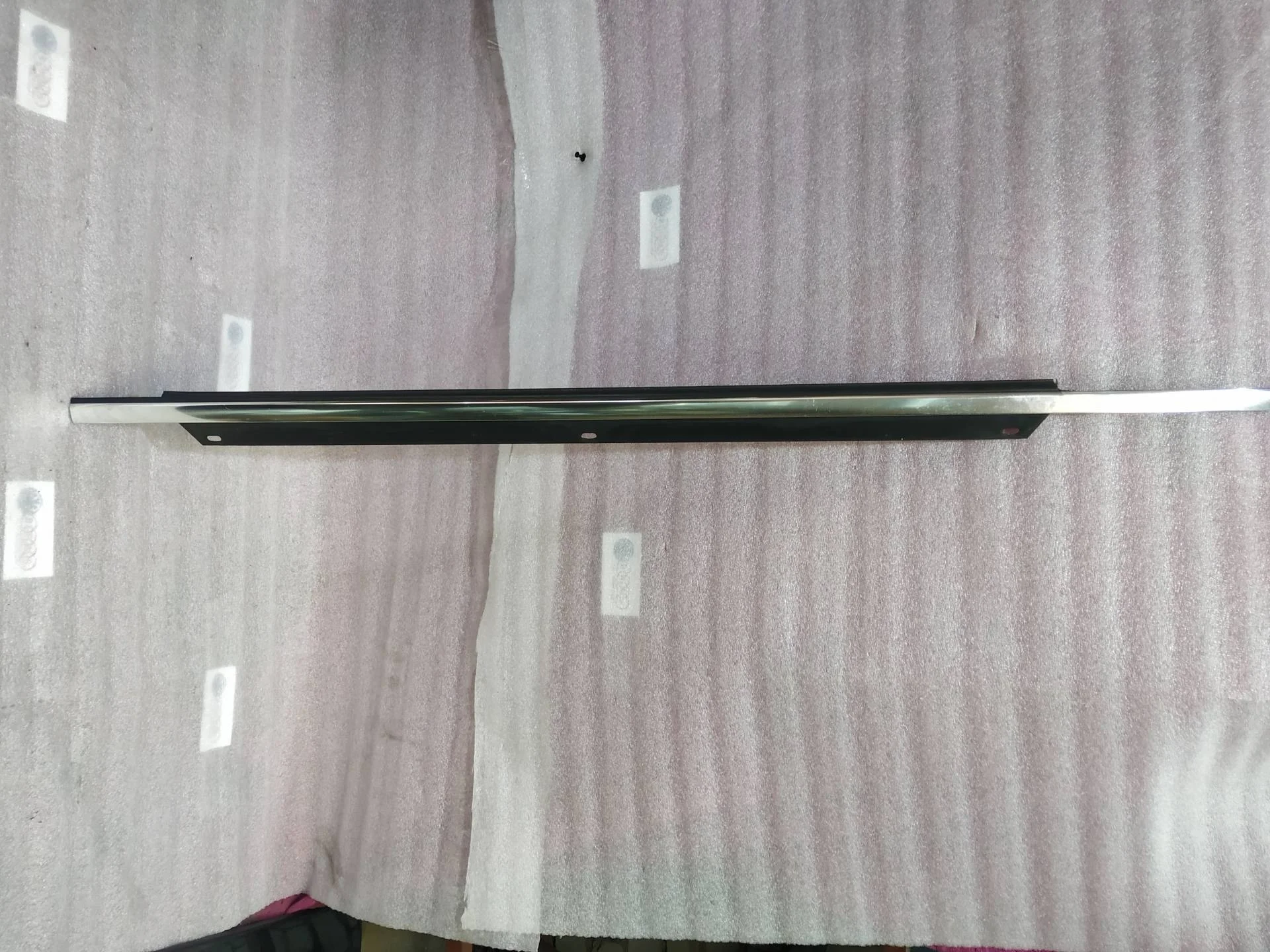 молдинг двери передней правой Audi Q7  2008