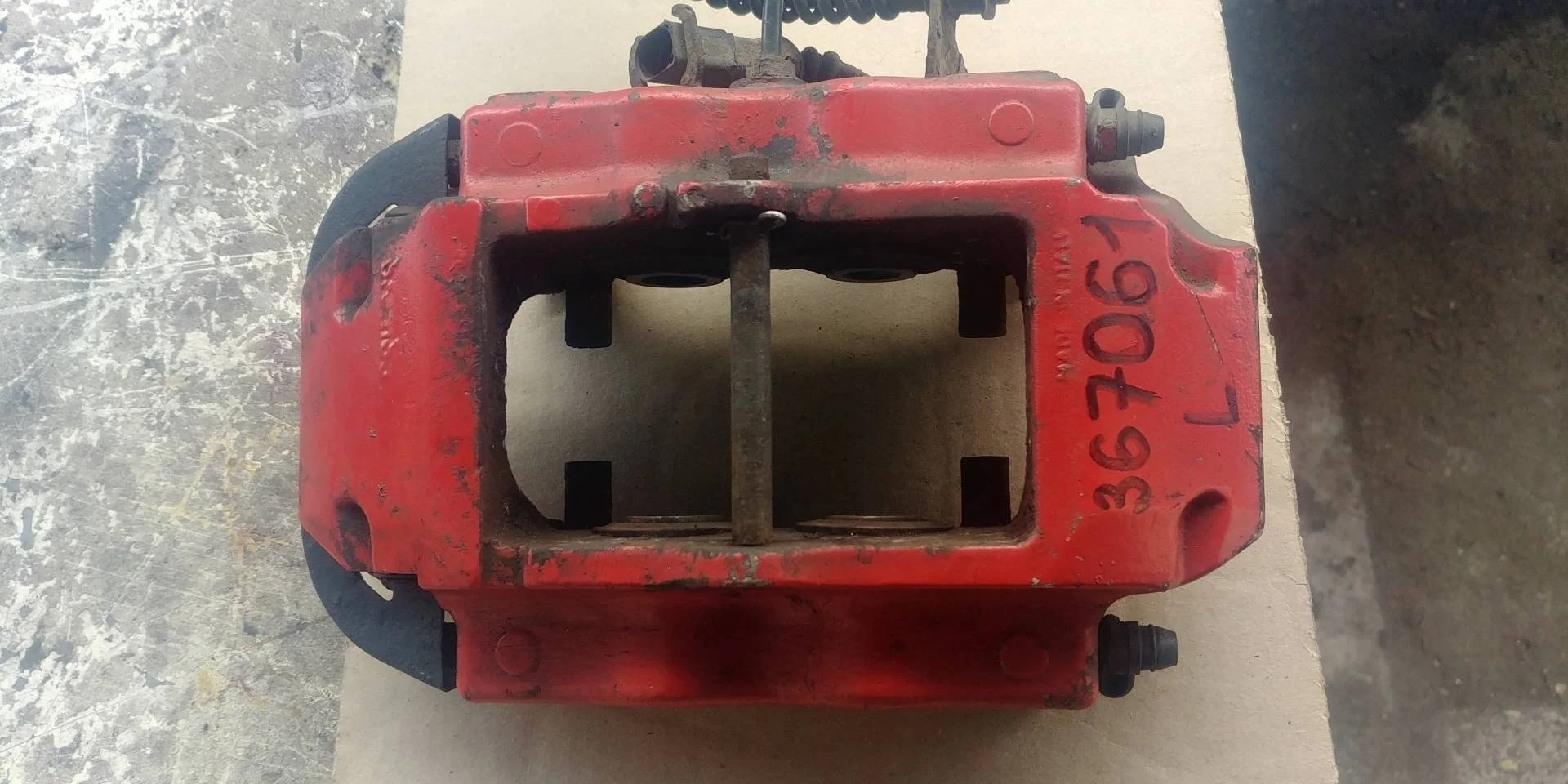 суппорт тормозной задний левый Audi Q7  2008