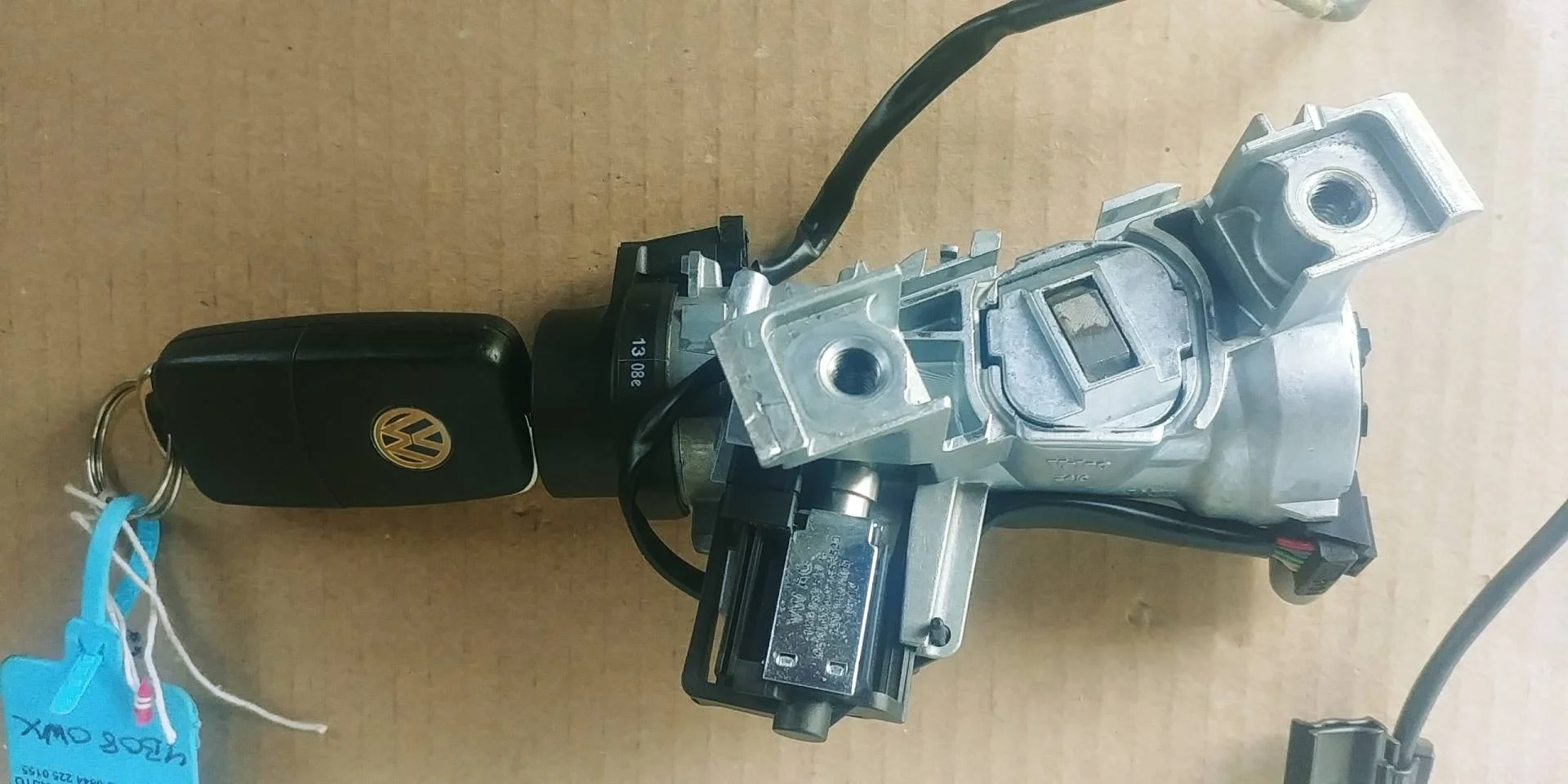 замок зажигания Volkswagen Tiguan  2009