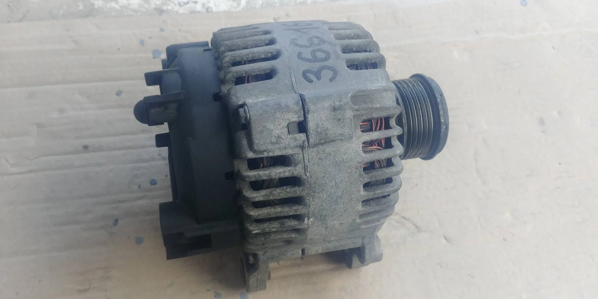 генератор Volkswagen Tiguan  2009