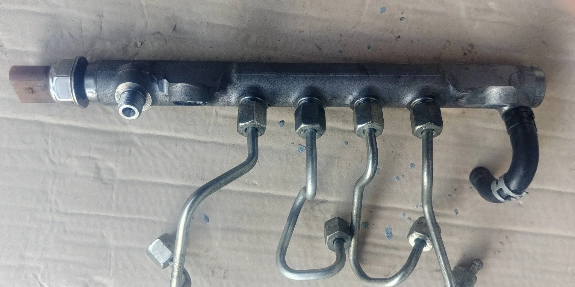 топливная рампа Volkswagen Tiguan  2009