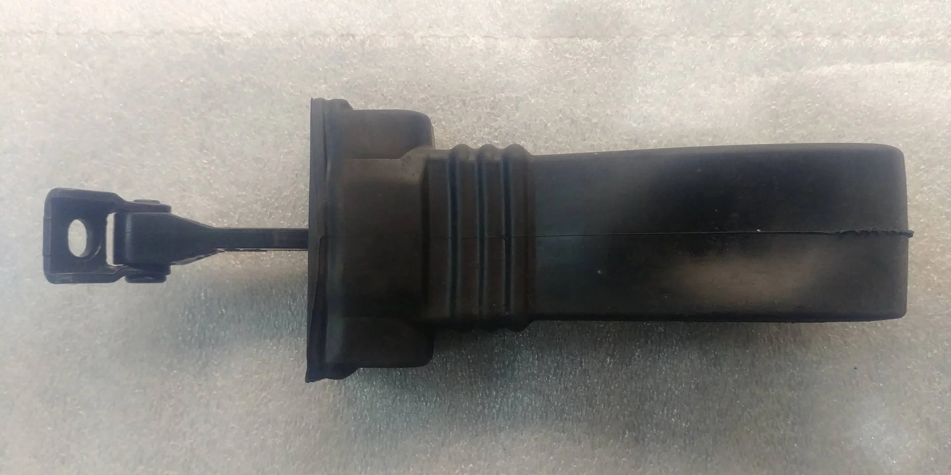 ограничитель открывания двери передней Audi A4  2013