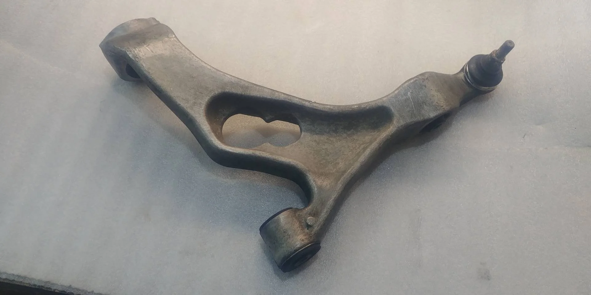 рычаг передний правый Audi Q7  2008