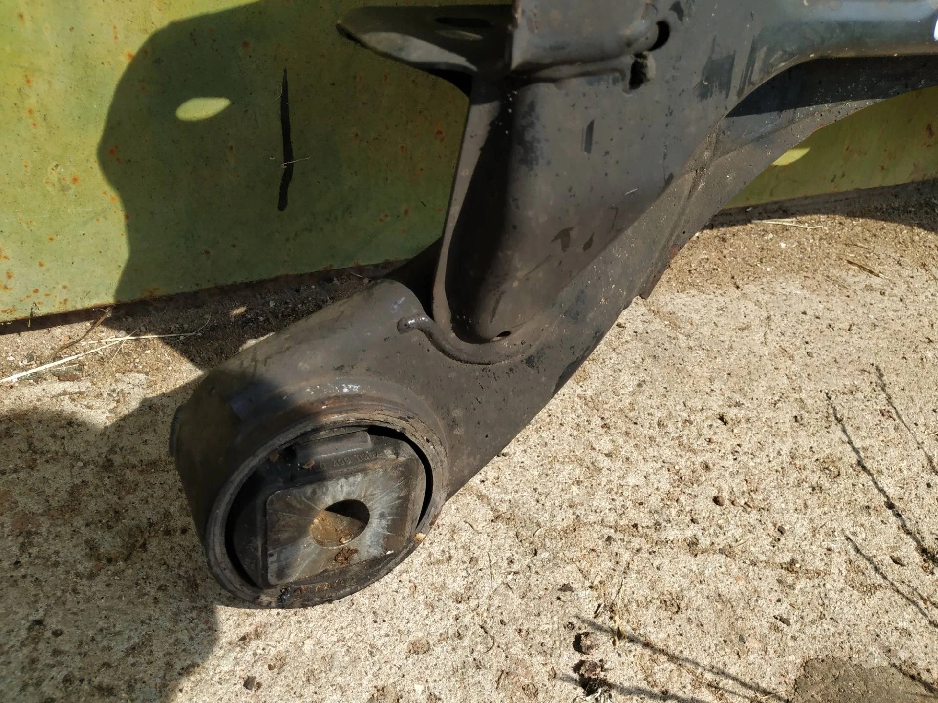 передняя балка (подрамник) Audi Q7  2008