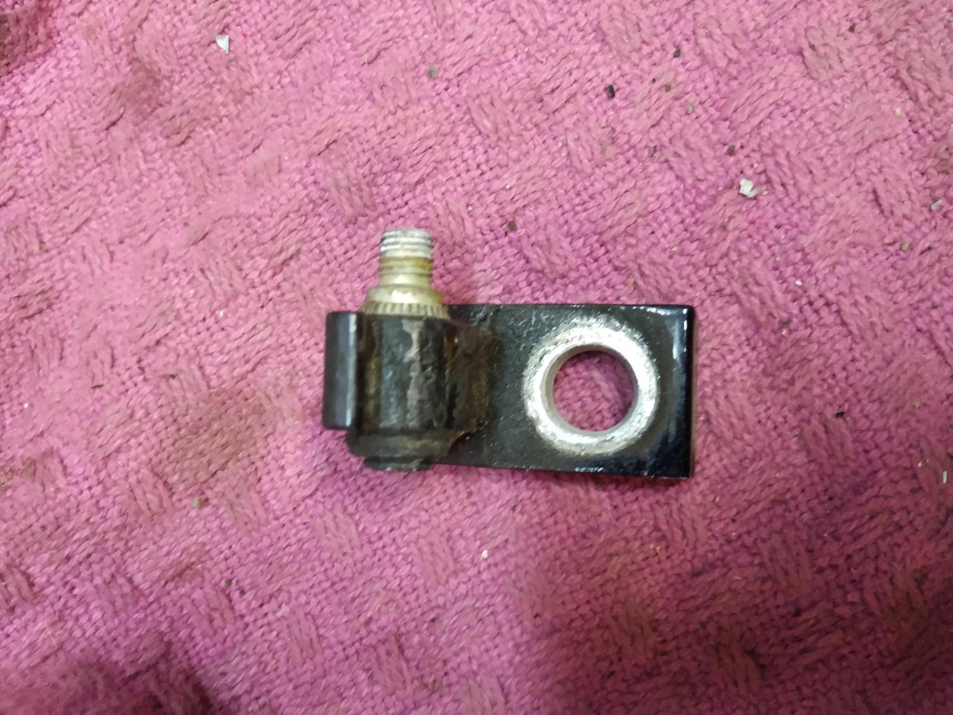 петля двери передней левой Audi Q7  2008