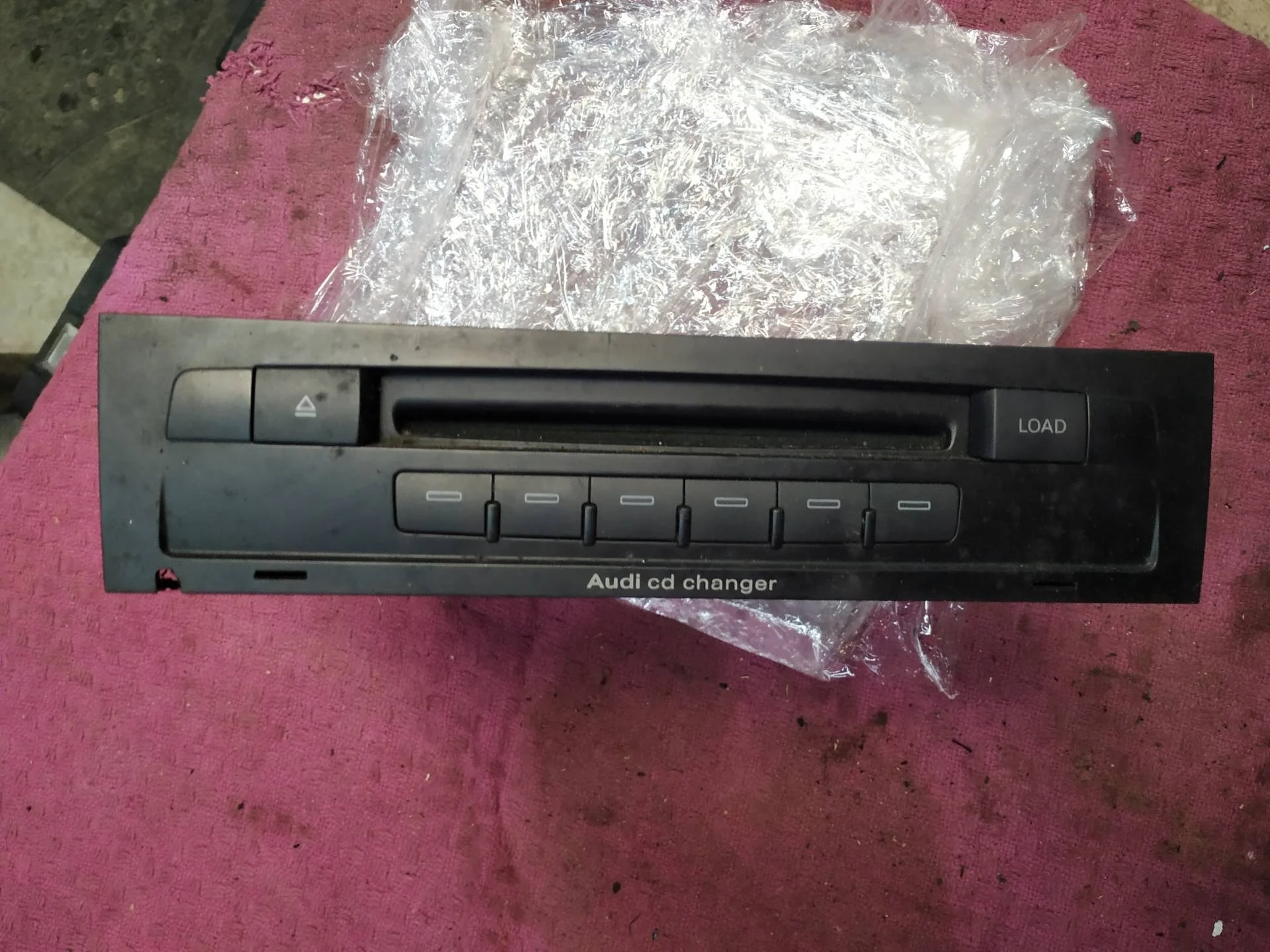 CD-чейнджер Audi Q7  2008