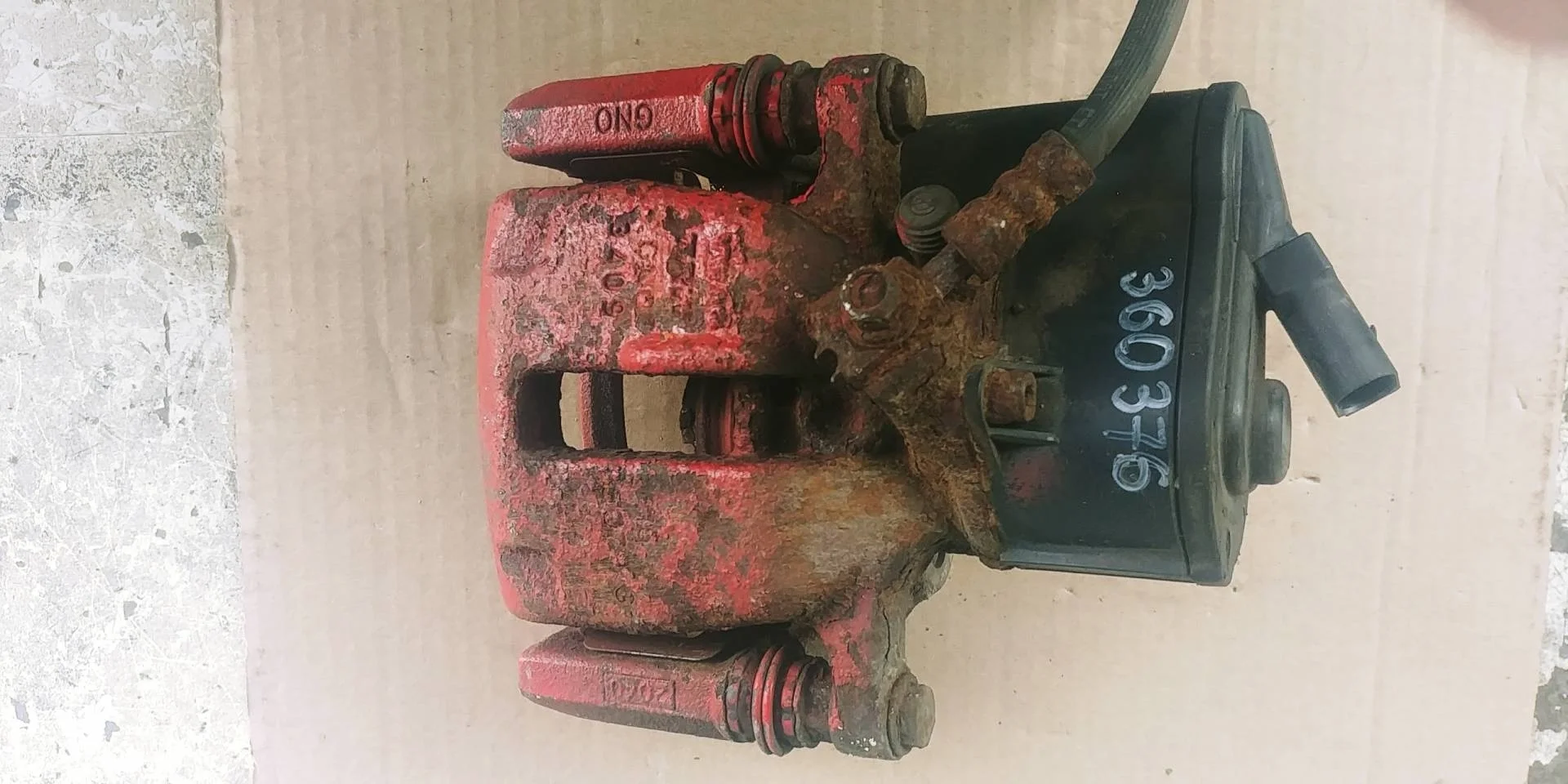 суппорт тормозной задний правый Volkswagen Passat CC  2008