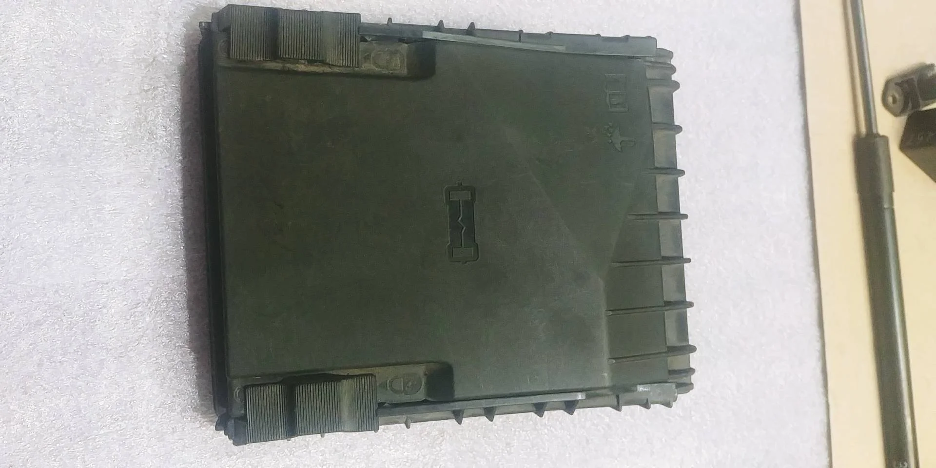 крышка блока предохранителей Volkswagen Passat CC  2008