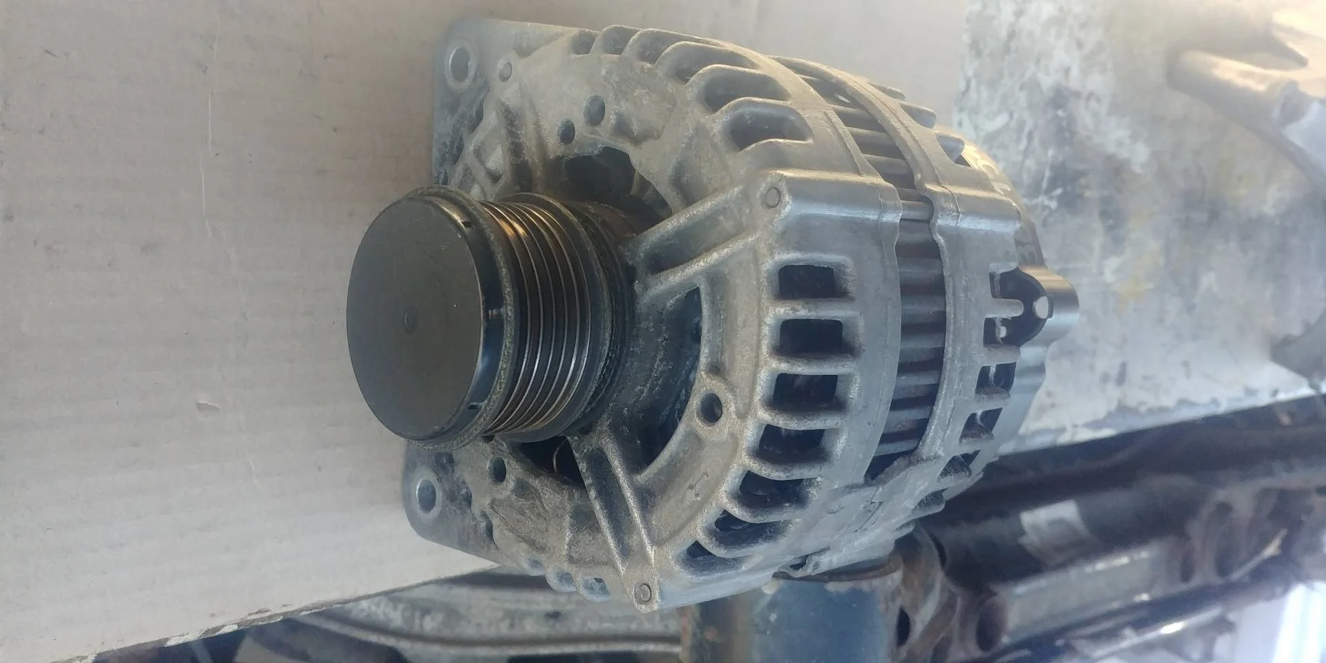 генератор Volkswagen Passat CC  2008