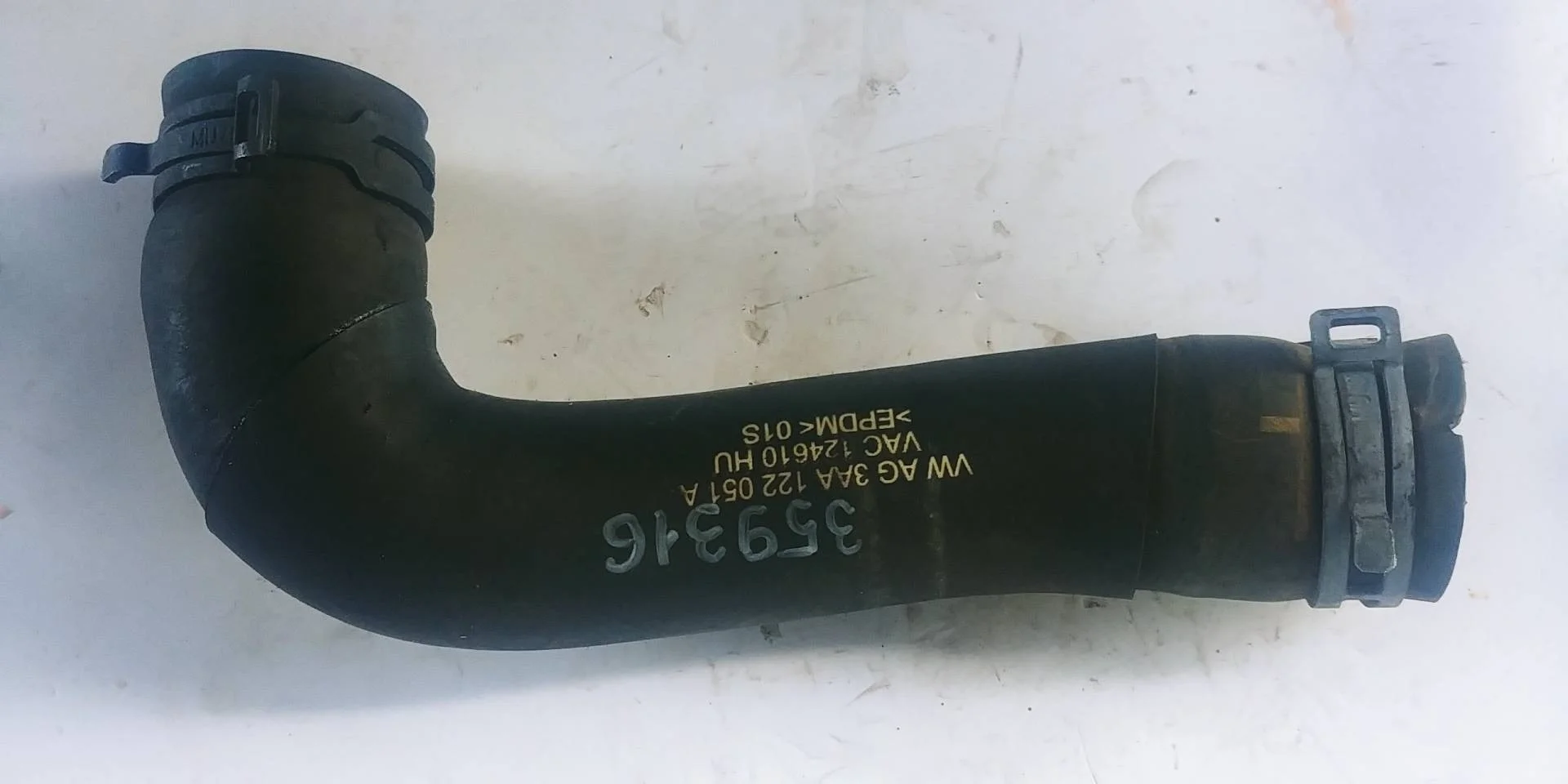 патрубок термостата Volkswagen Passat B6  2013