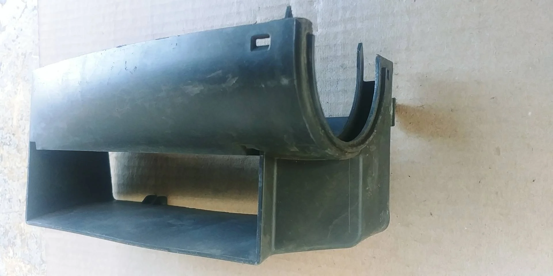 воздуховод (дефлектор) радиатора Volkswagen Passat B6  2013