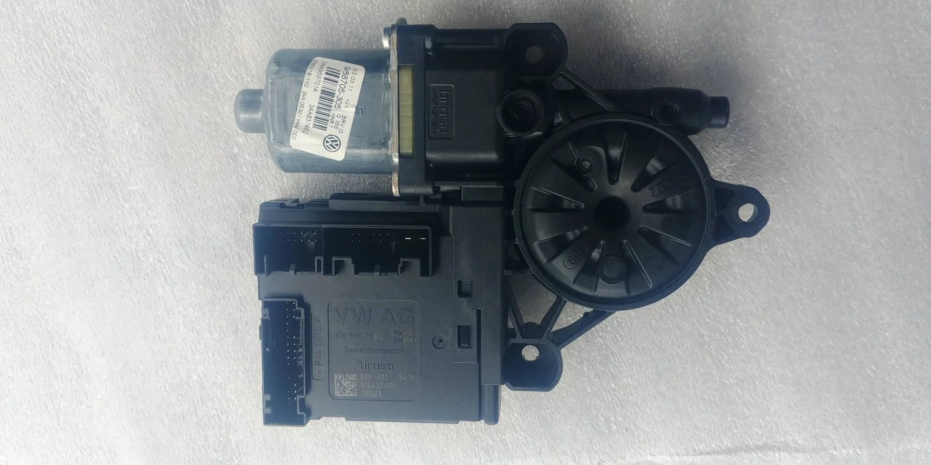 модуль управления двери передней левой Volkswagen Passat B7  2013