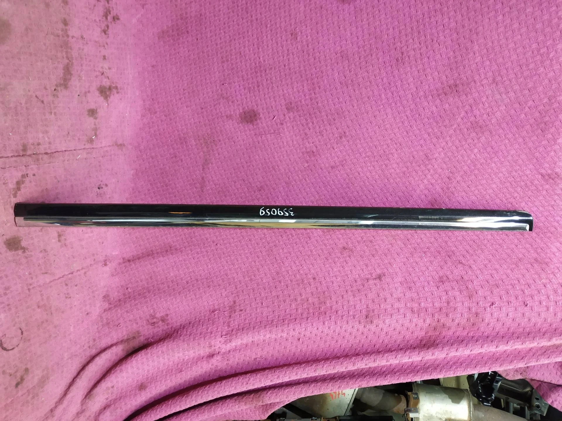 накладка двери передней левой Volkswagen Passat B6  2013