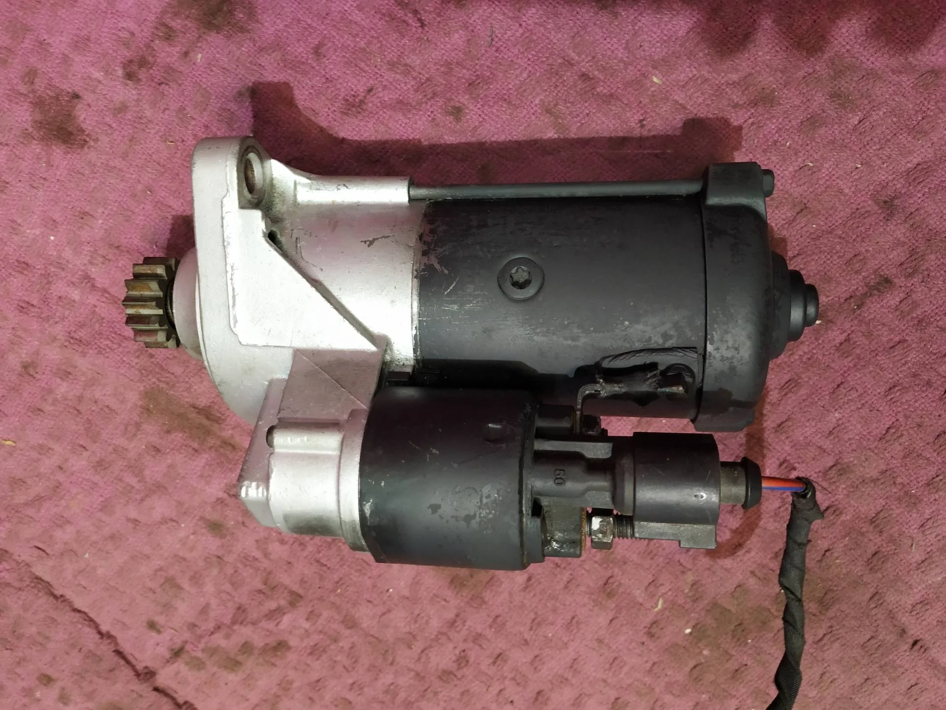 стартер Volkswagen Tiguan  2009