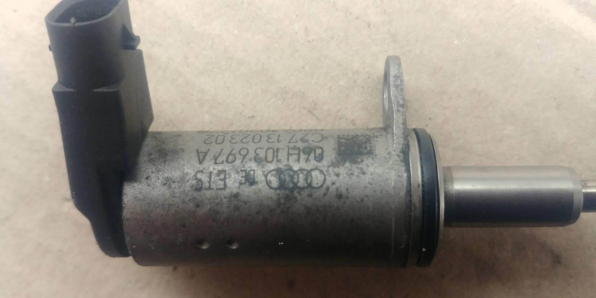 электромагнитный клапан Audi A5 8T  2009