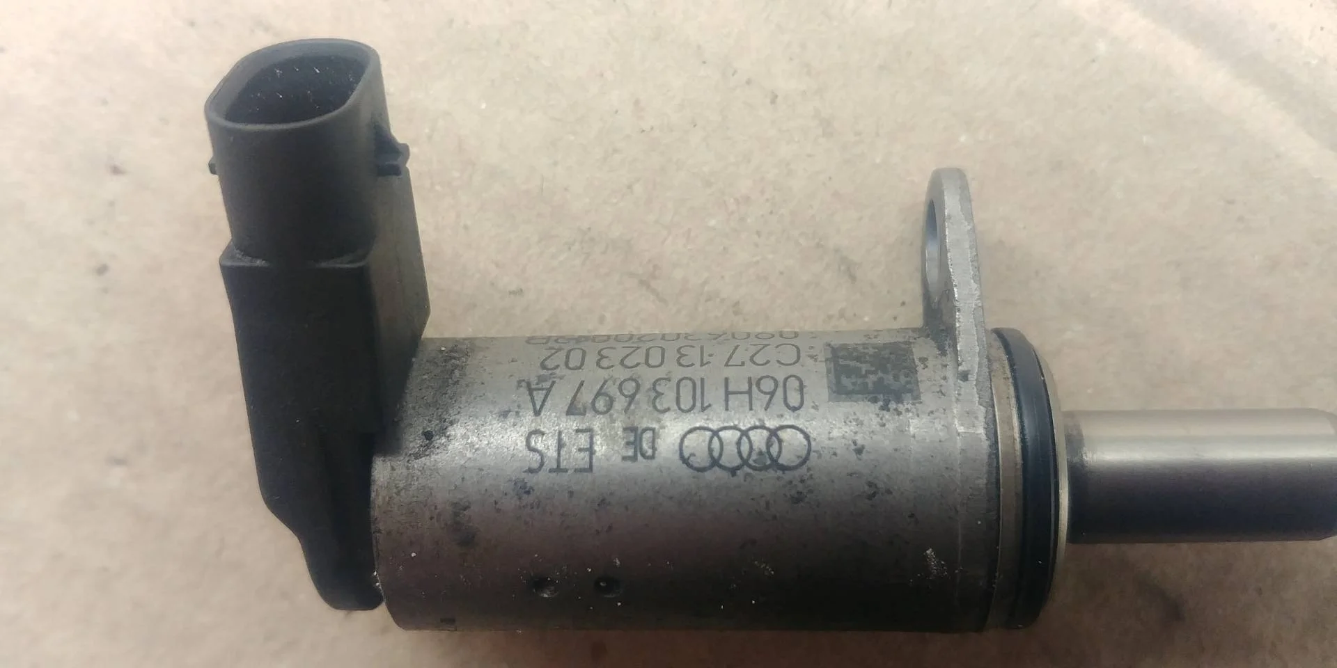 электромагнитный клапан Audi A5 8T  2009