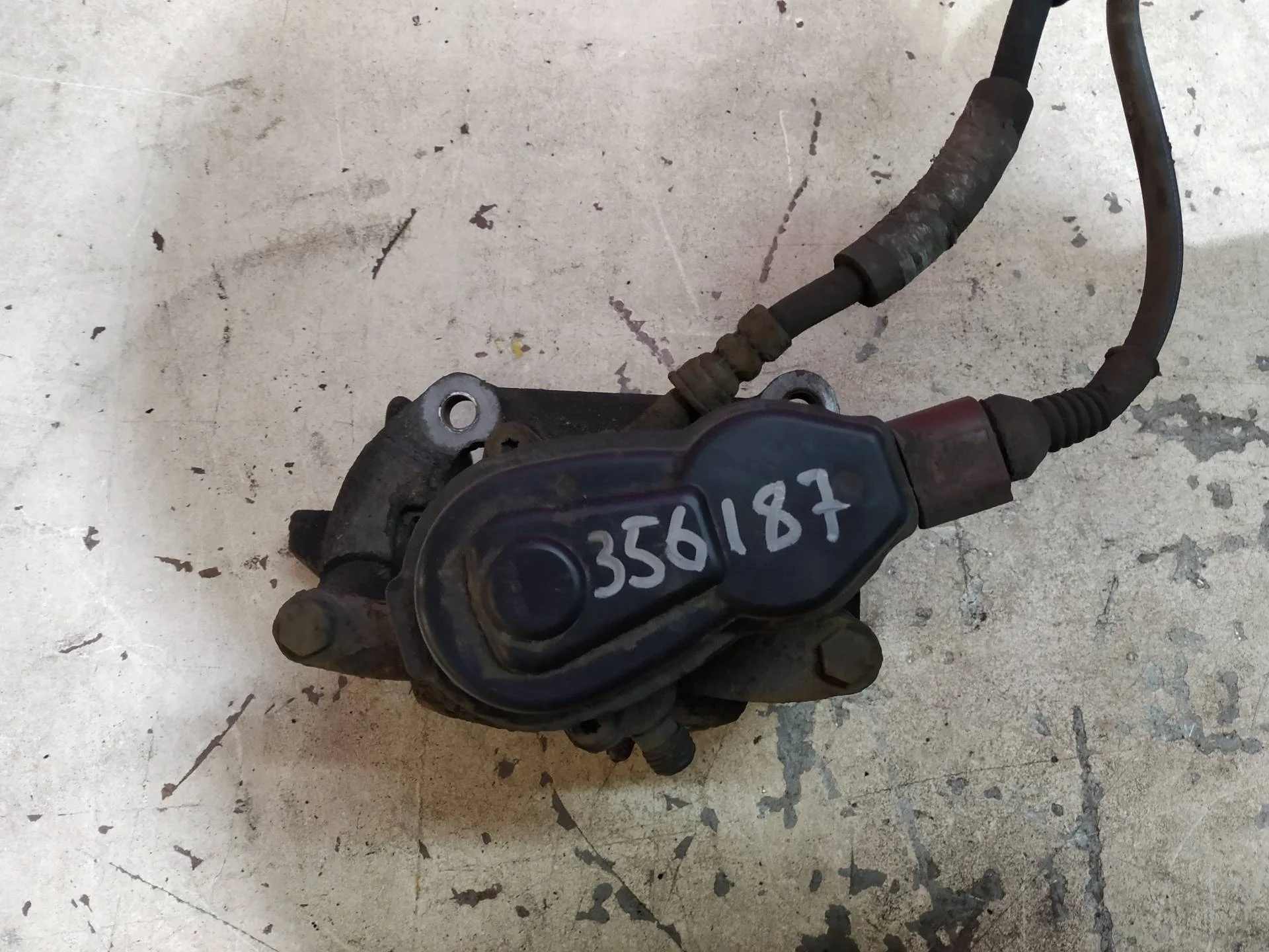 суппорт тормозной задний левый Audi A5 8T  2009