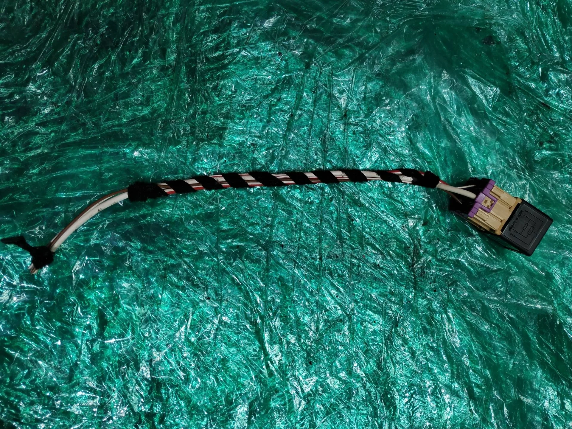 реле электровентилятора Audi A5 8T  2009