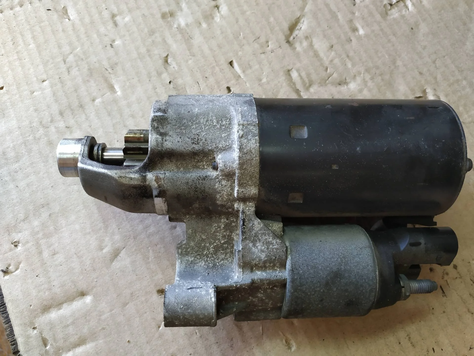 стартер Audi Q5  2010