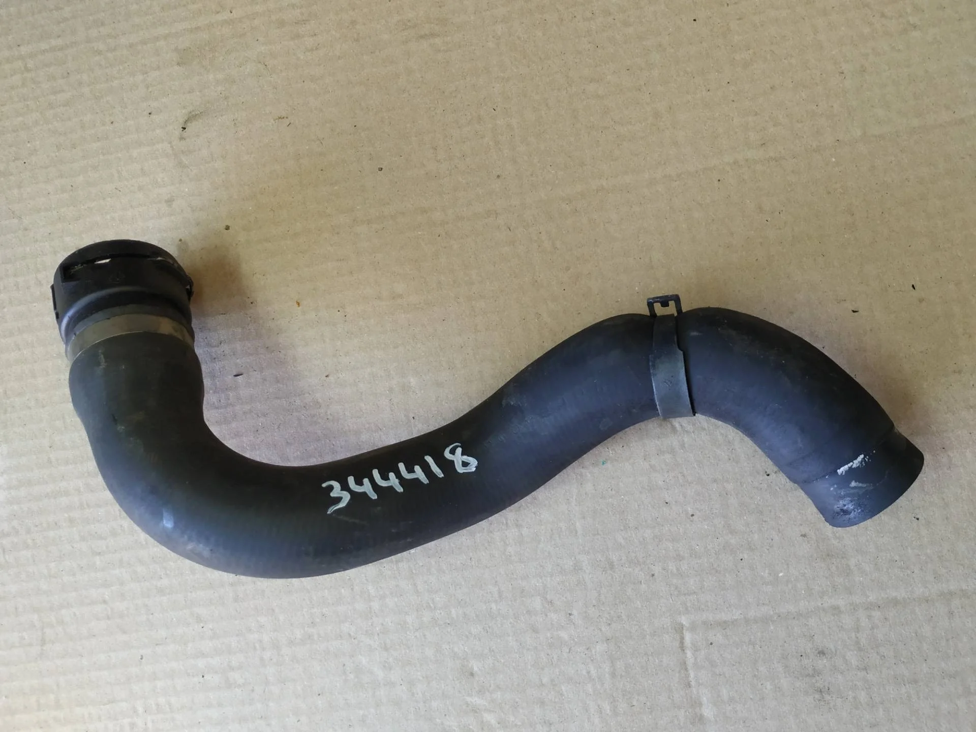 патрубок (трубопровод, шланг) Audi Q7  2013