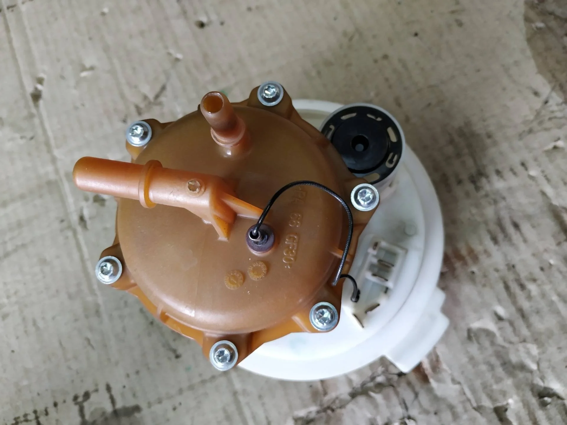 топливный фильтр Audi Q7  2013