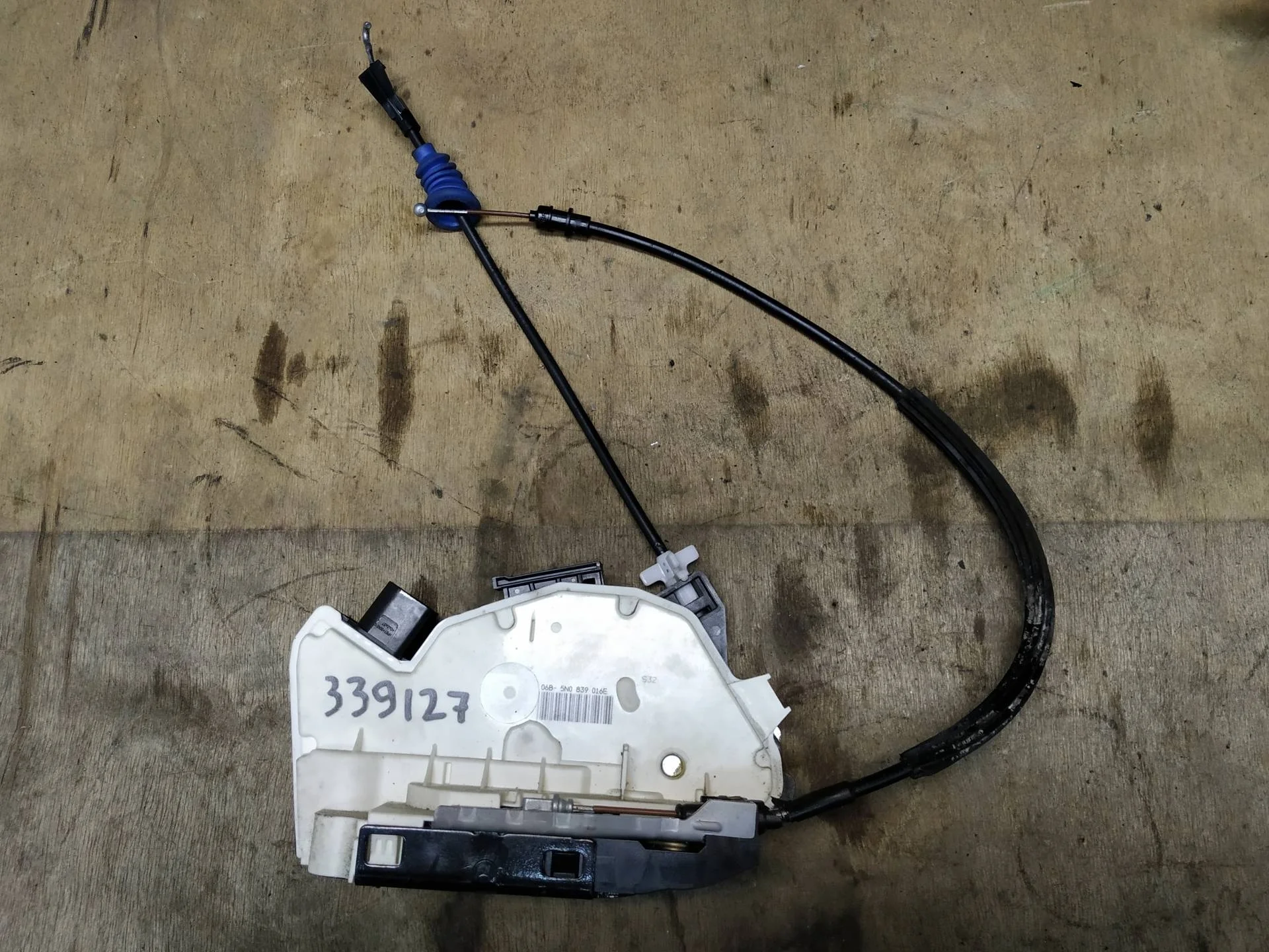 замок двери задней правой Volkswagen Passat CC  2008