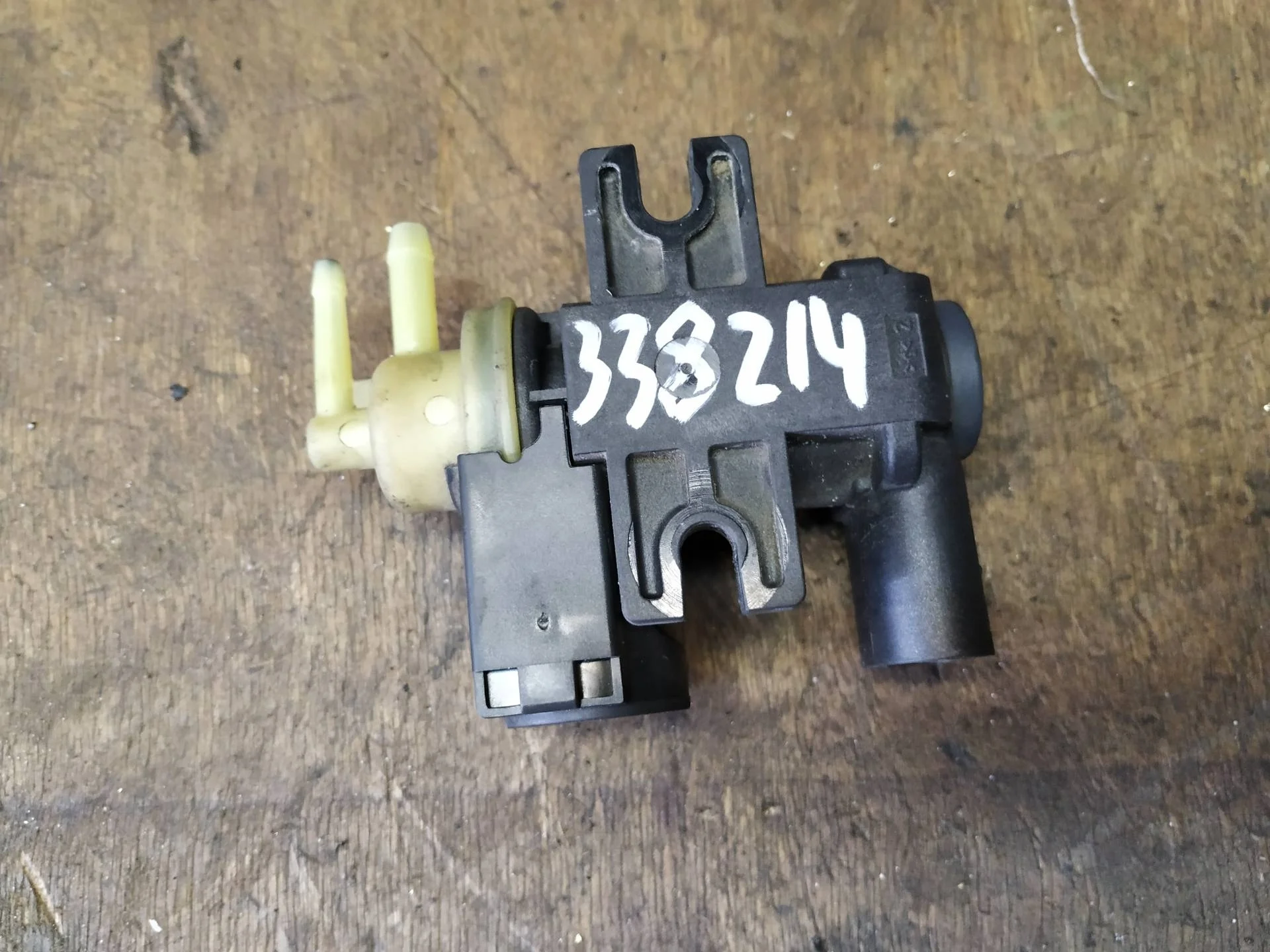 электромагнитный клапан Audi A4  2009