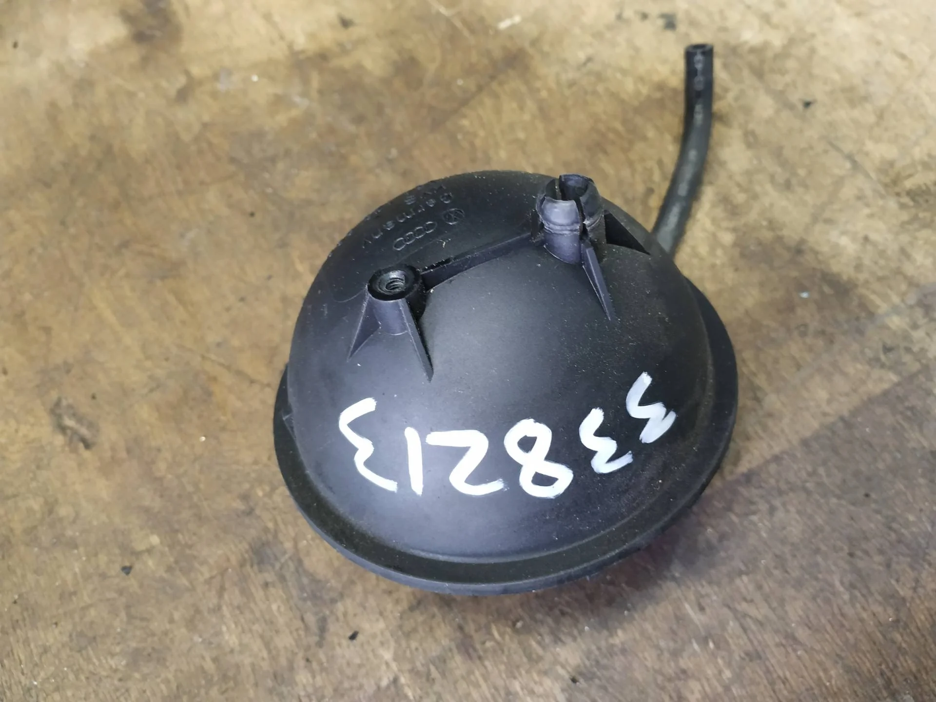 ресивер пневмоподвески Audi A4  2009