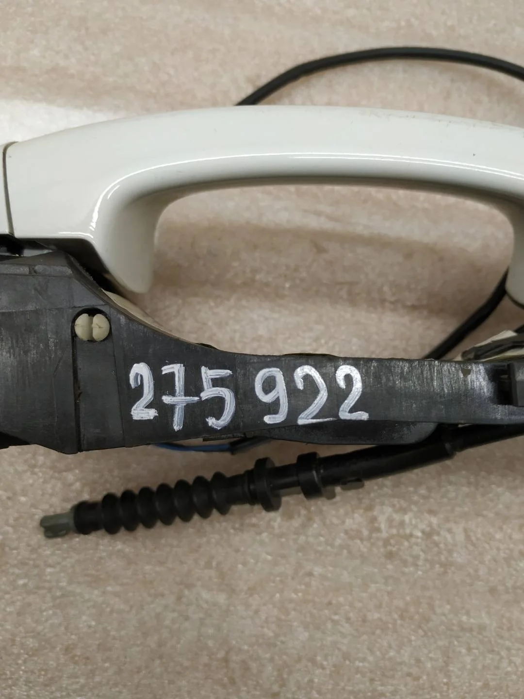 ручка наружная двери передней правой Volkswagen Scirocco  2009