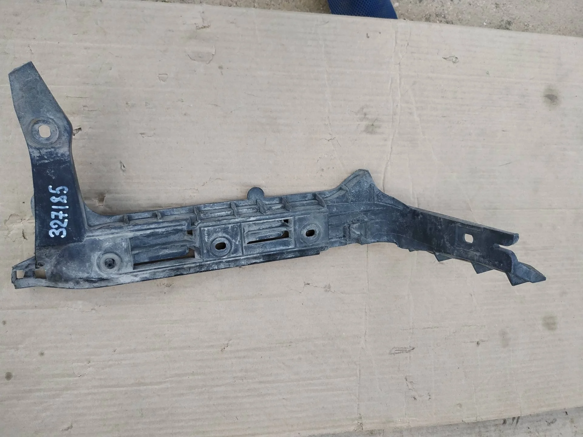 кронштейн крепления бампера заднего левый Volkswagen   2007